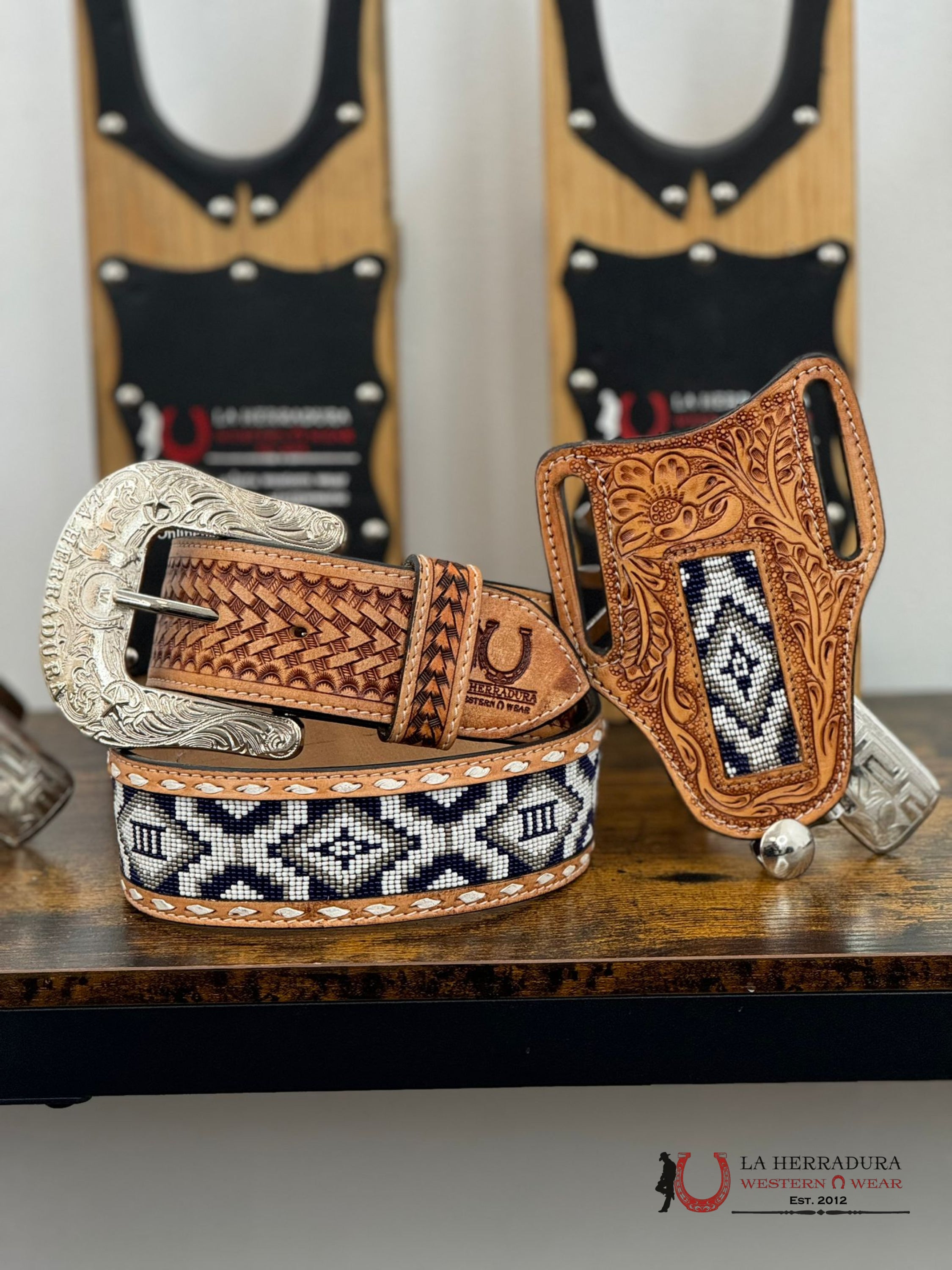 La Herradura Oxford Silver Stitch Tooled 2 Inch Belt 32 Belt/Knife Sheath Cinturones Hombres