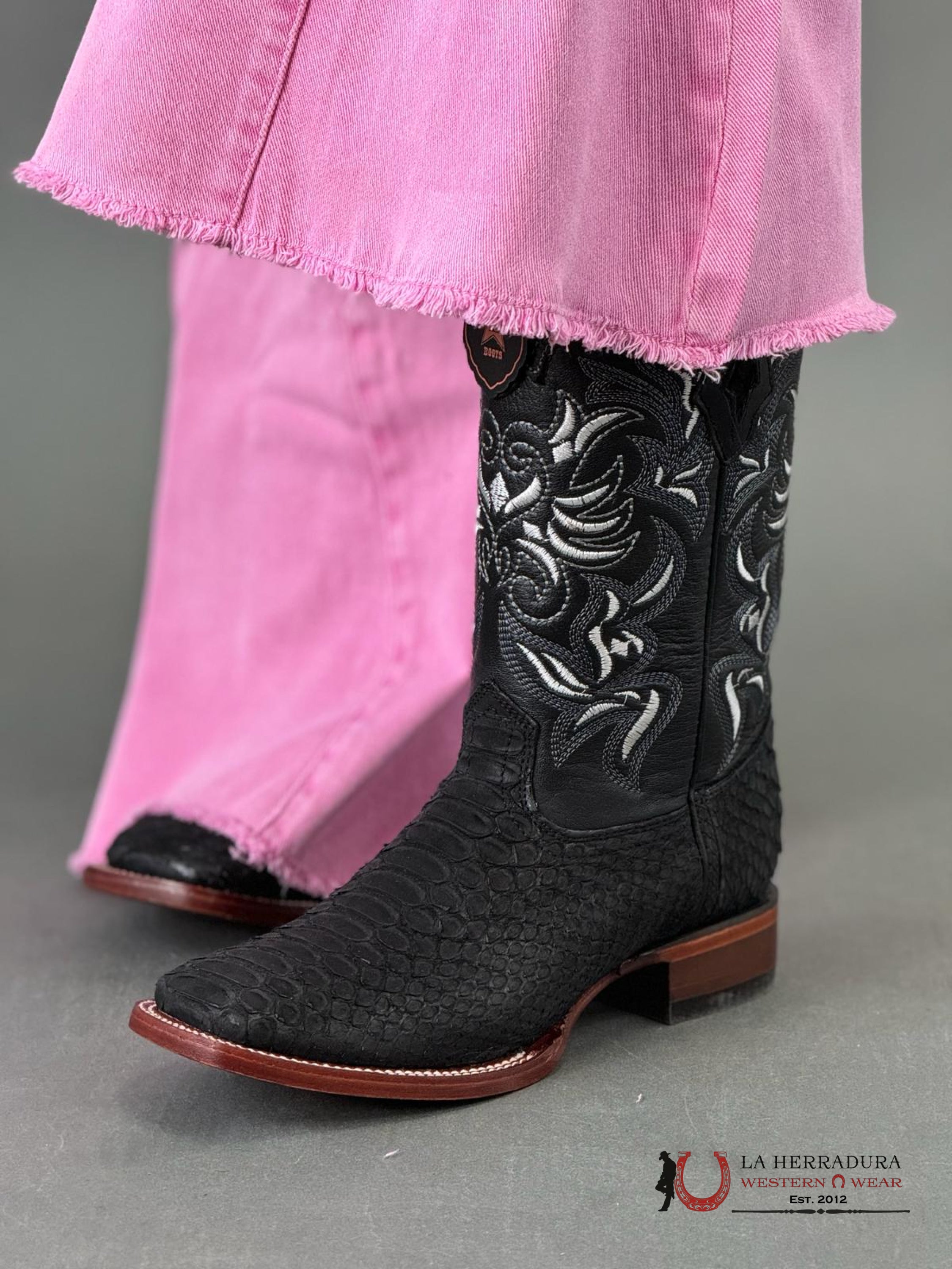 Los Altos Wide Square Toe Python Nobuck Black Botas Mujeres