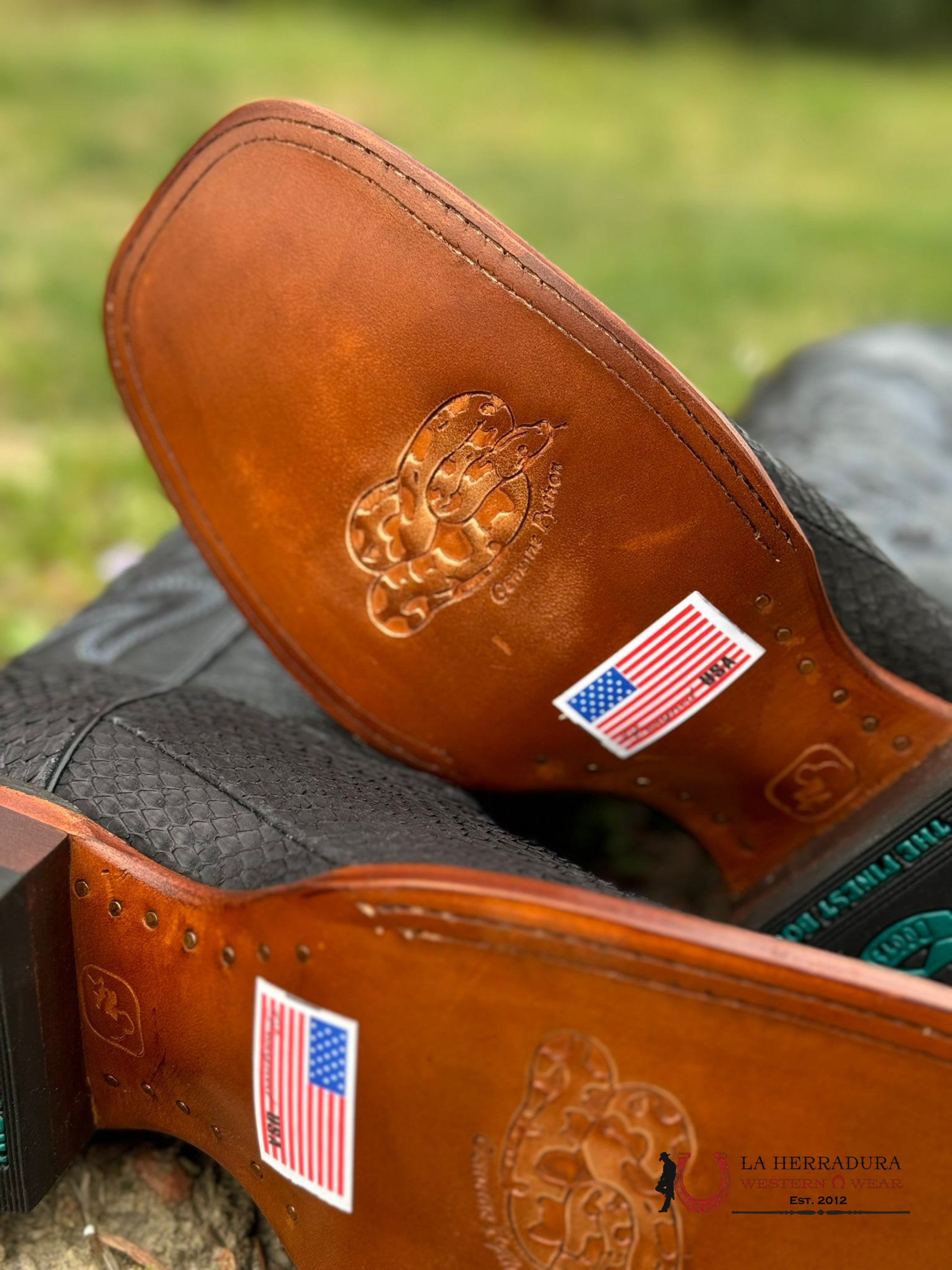 Los Altos Wide Square Toe Python Nobuck Black Botas Mujeres