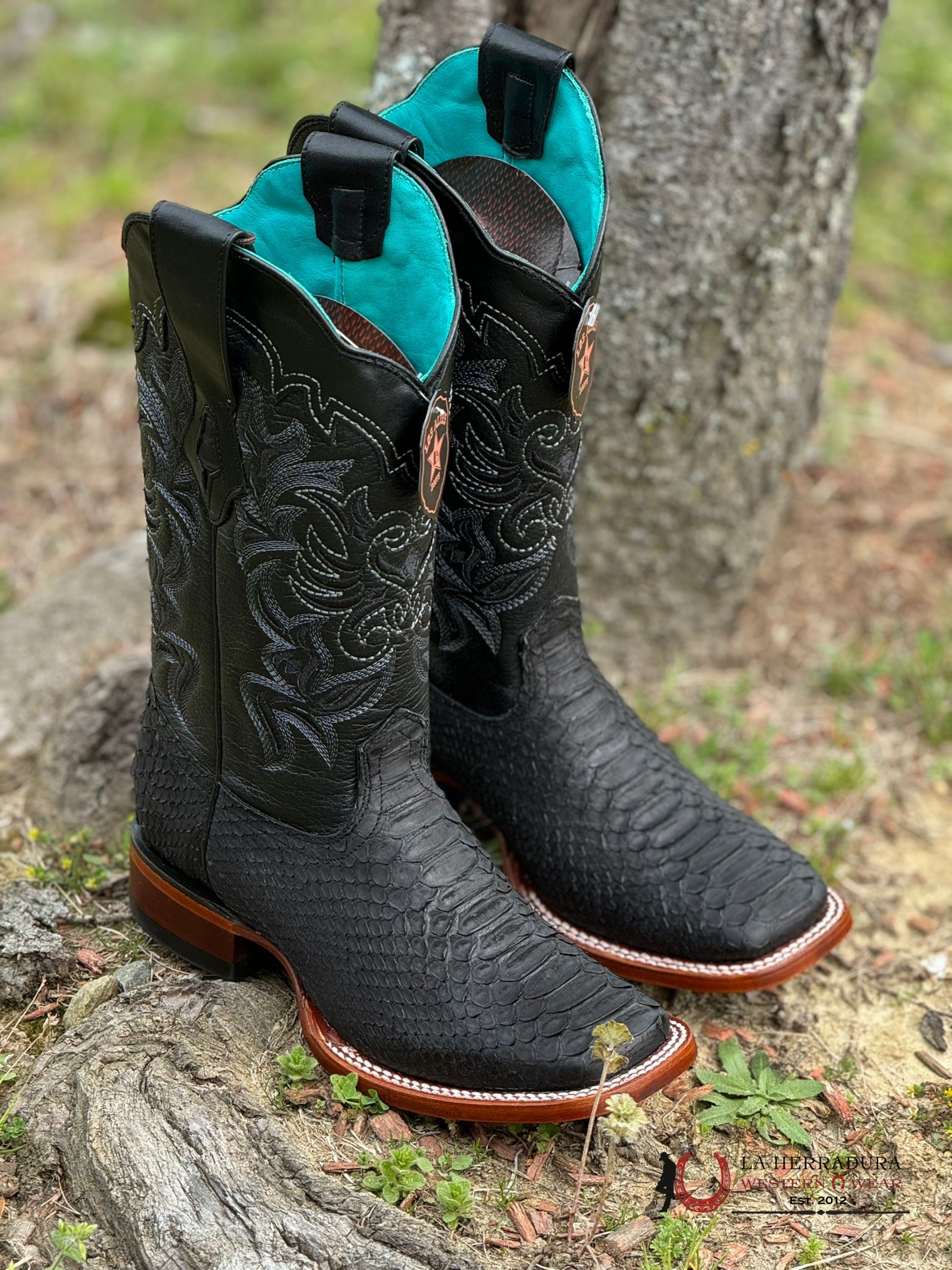 Los Altos Wide Square Toe Python Nobuck Black Botas Mujeres