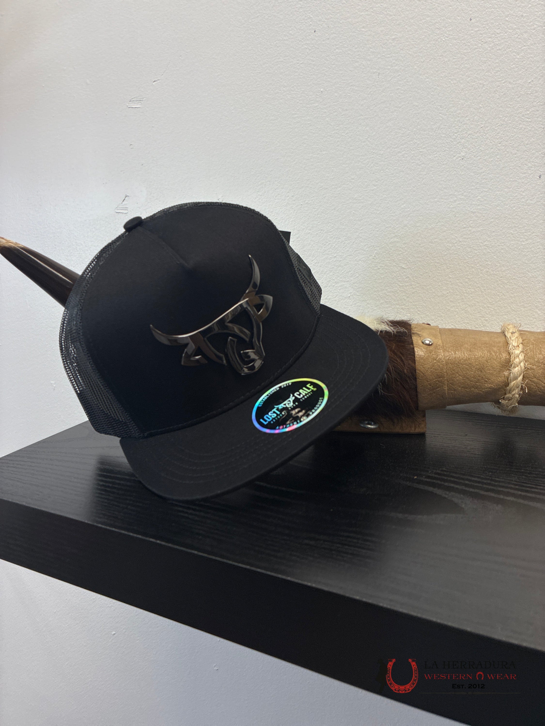 LOST CALF BLACK PLATE BLACK.00 CAPS MENS GORRAS HOMBRES