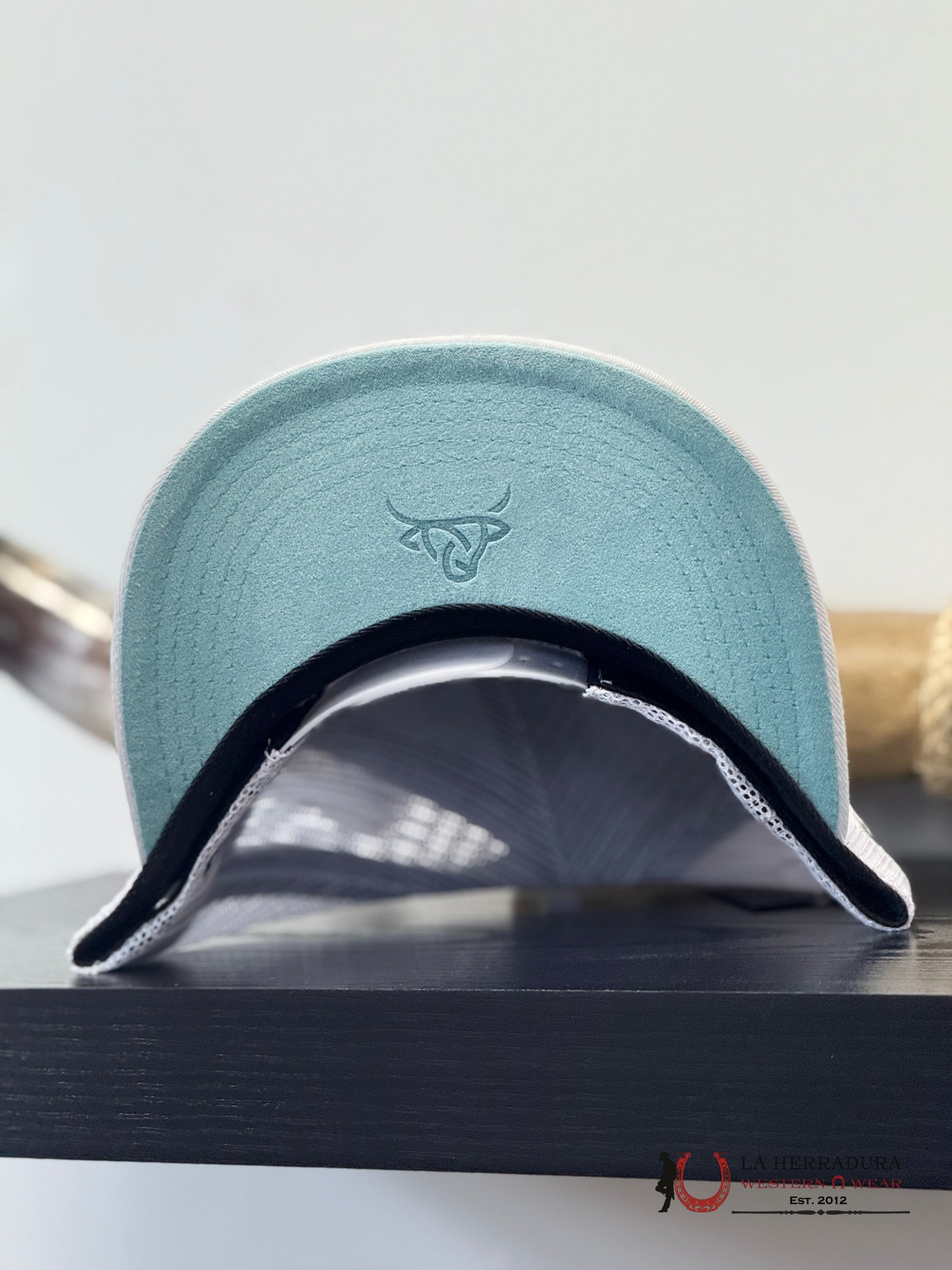 LOST CALF WHITE Style 1.5 BLACK CAPS MENS GORRAS HOMBRES