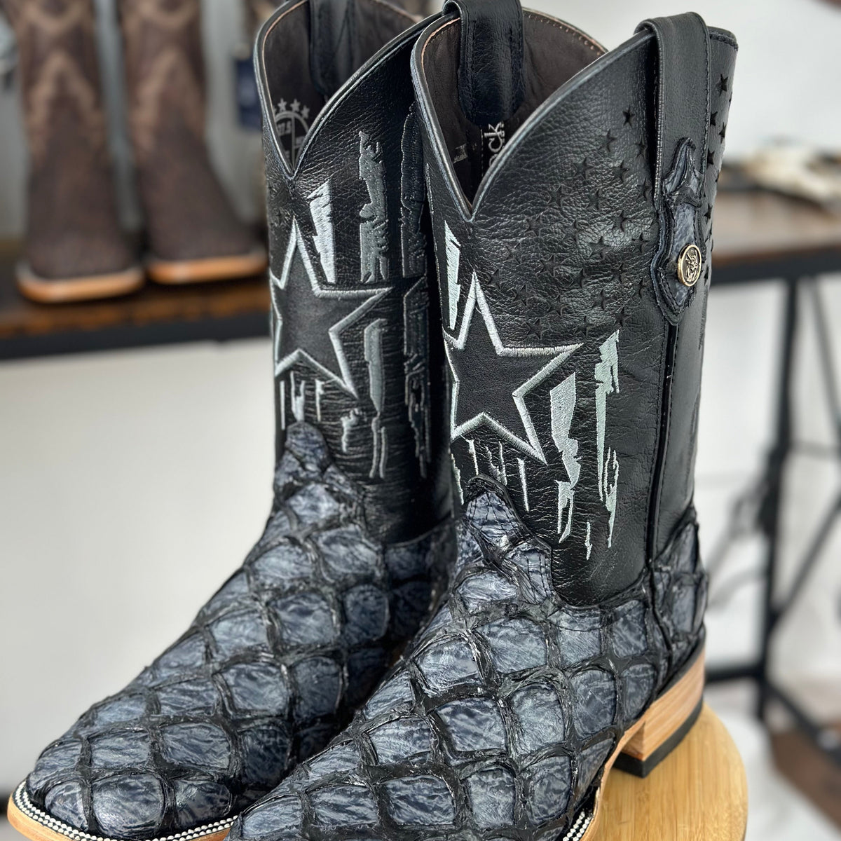 Blue Pirarucu Boots MENS CLONE FISH PIRARUCU GREY BLUE AZULADO BOOT