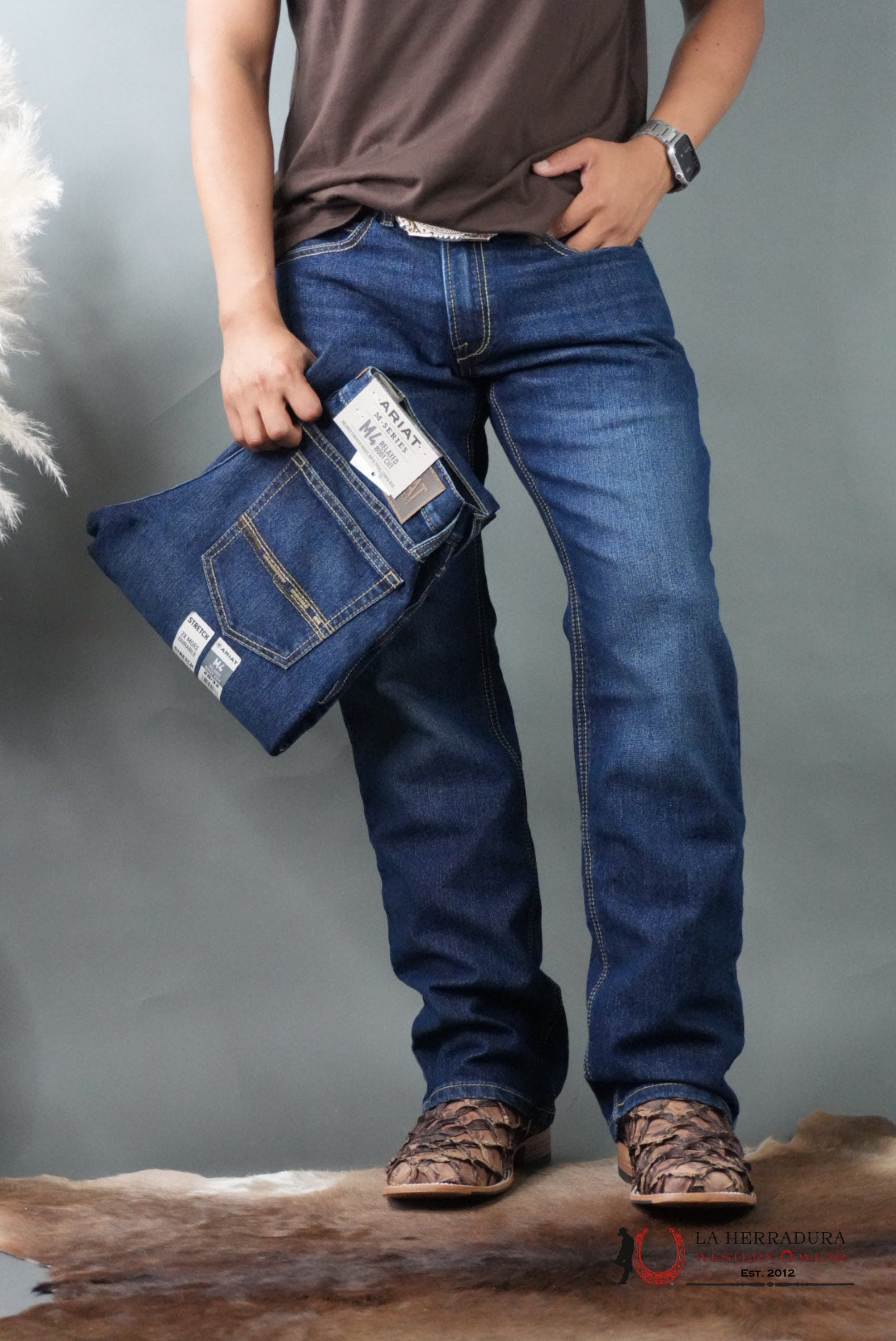 MENS M4 ARIAT HAMPTON RELAXED BOOT CUT JEANS 1400 ARIAT JEANS