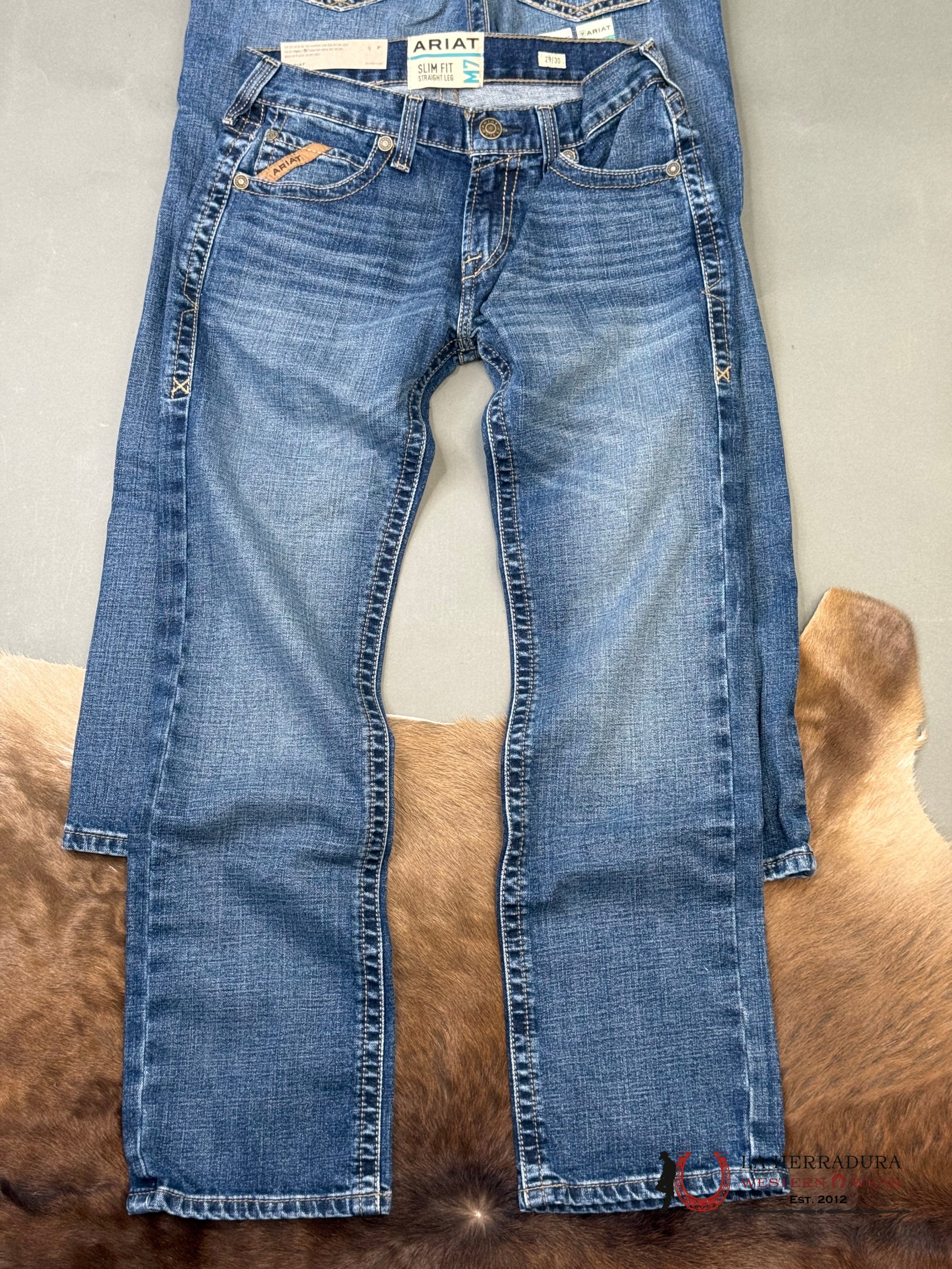 MENS M7 ARIAT WASH HEATH SLIM FIT STRAIGHT LEG BOOT CUT JEANS 1398 ARIAT JEANS