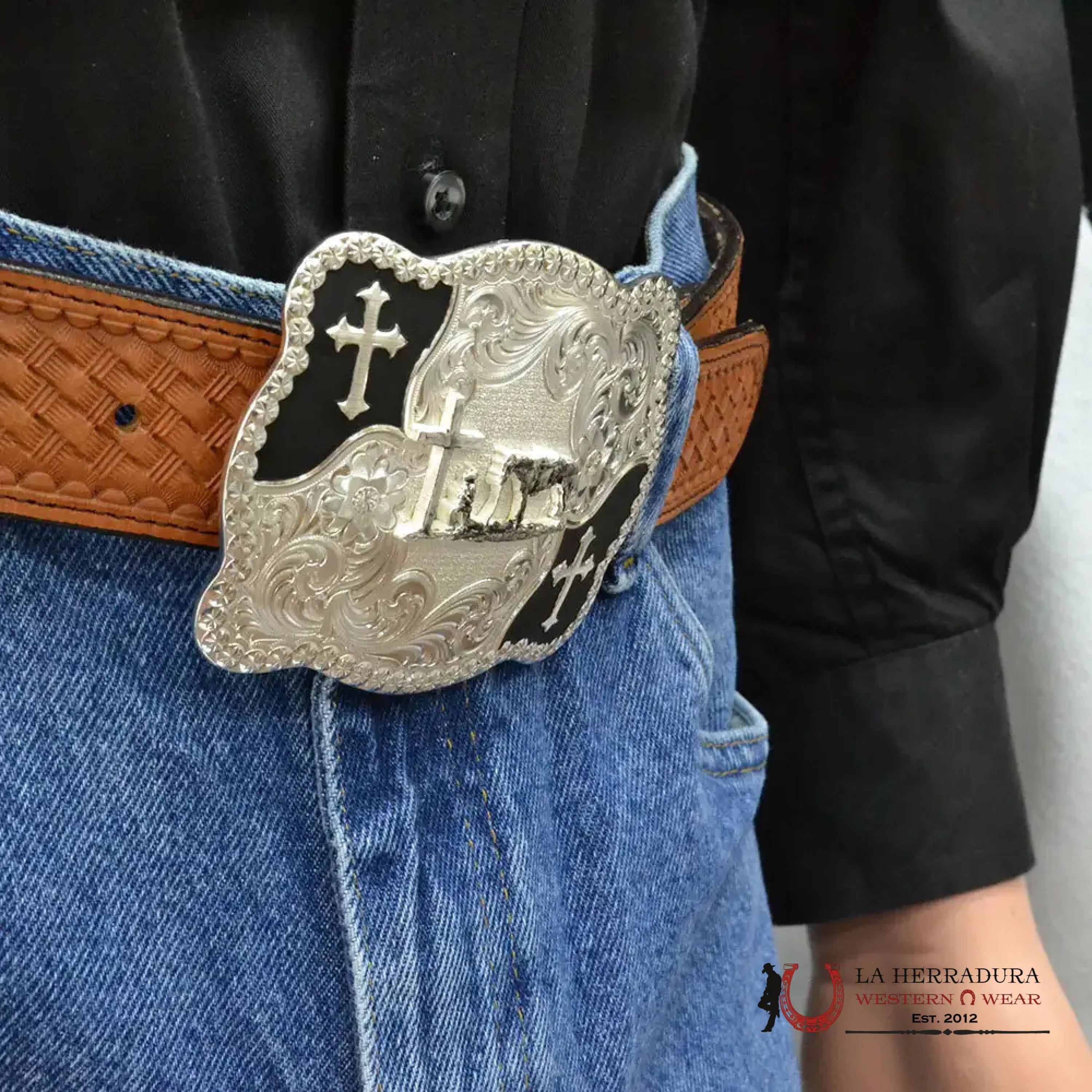 MONTANA SILVERSMITH CHRISTIAN FLOURISH SCALLOP SHAPE BELT BUCKLE WITH CHRISTIAN COWBOY ACCESORIOS