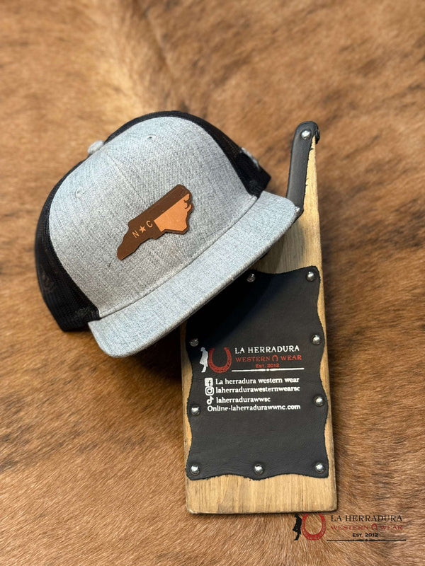NC BROWN FLAG BLACK /WHITE CAP