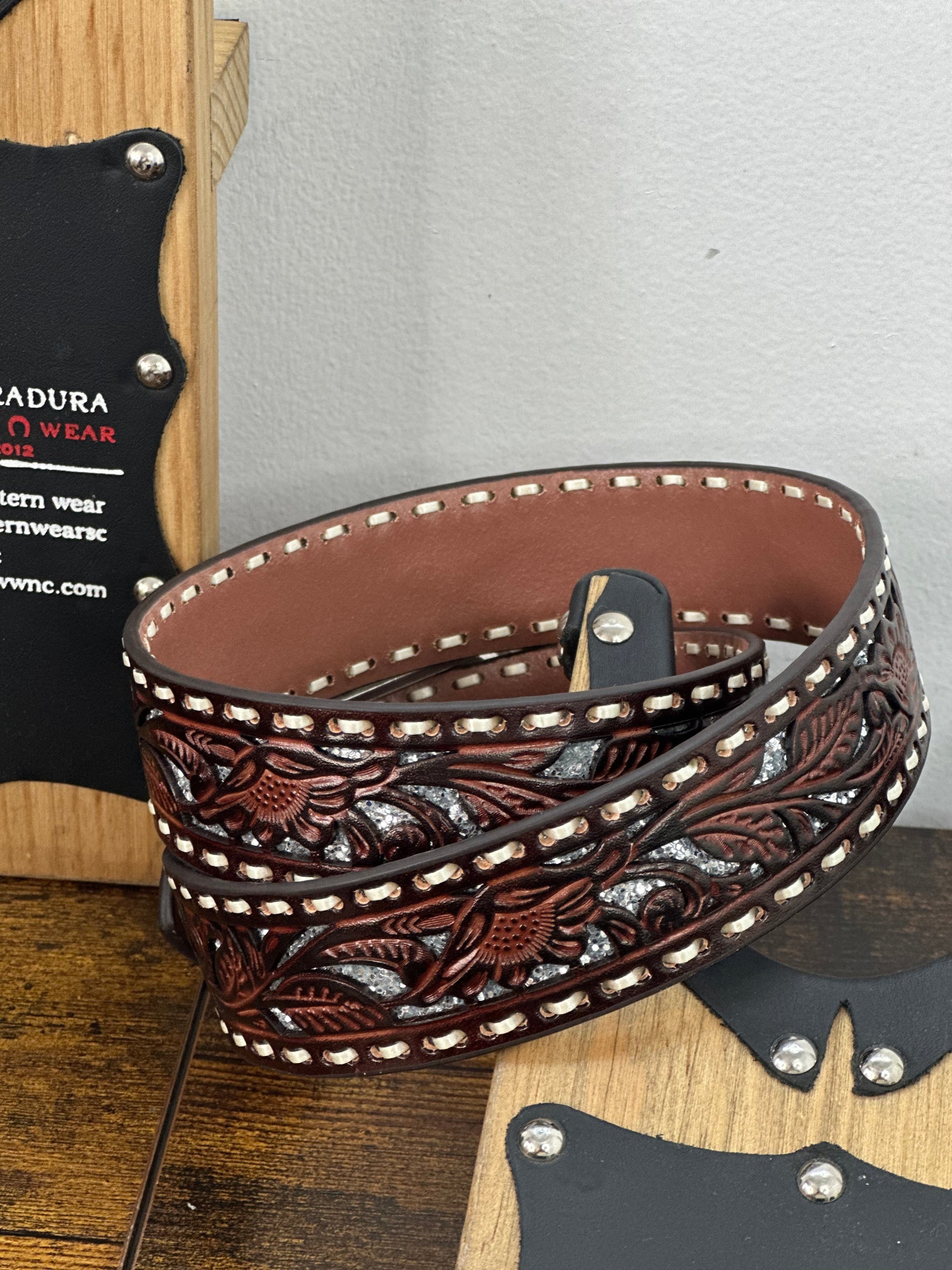 Nocana Handtooled Chocó Sparkle Inlay Belt Cinturones Mujeres