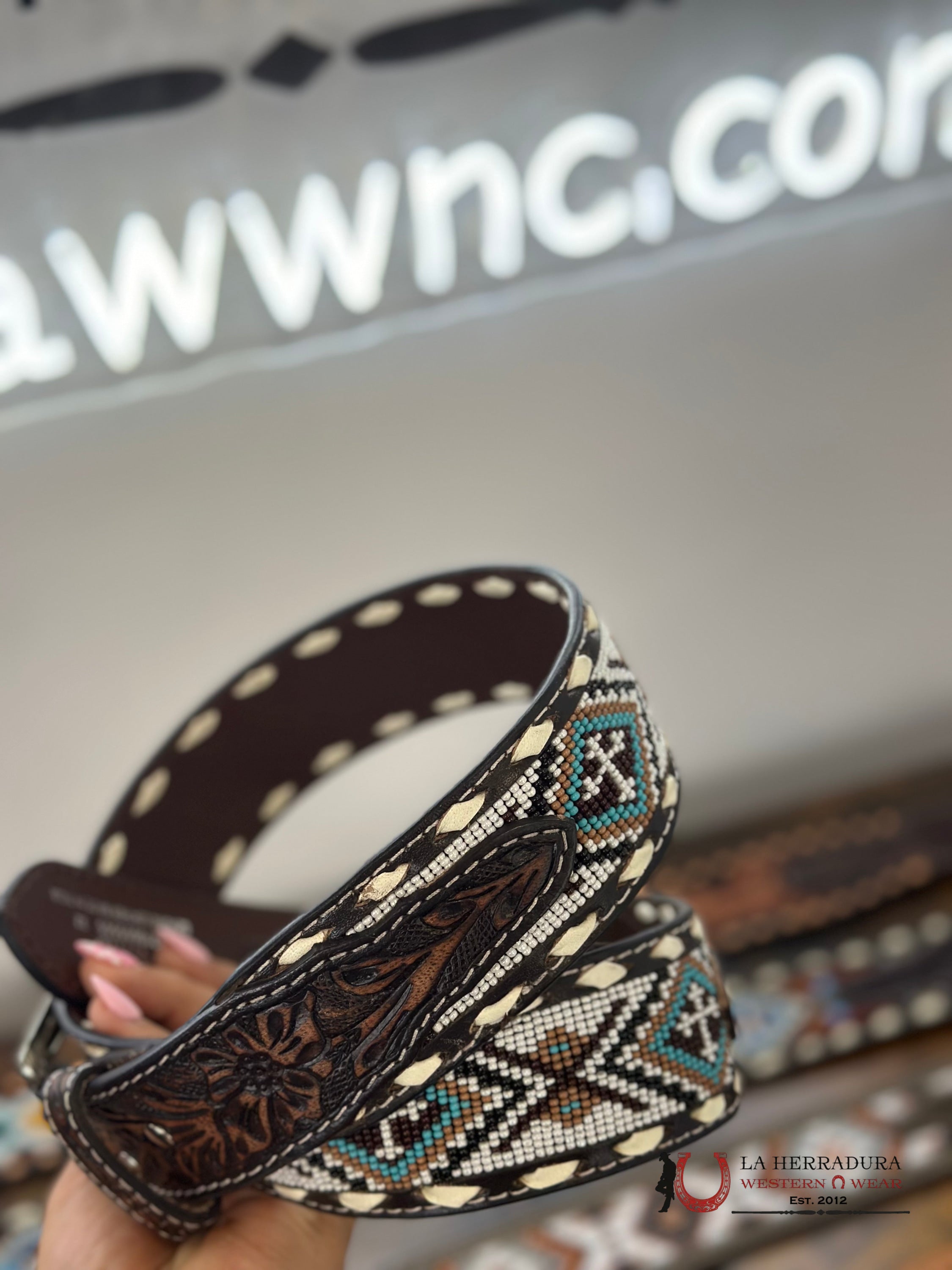Nocona White Cross Aztec Beaded Belt Cinturones Hombres