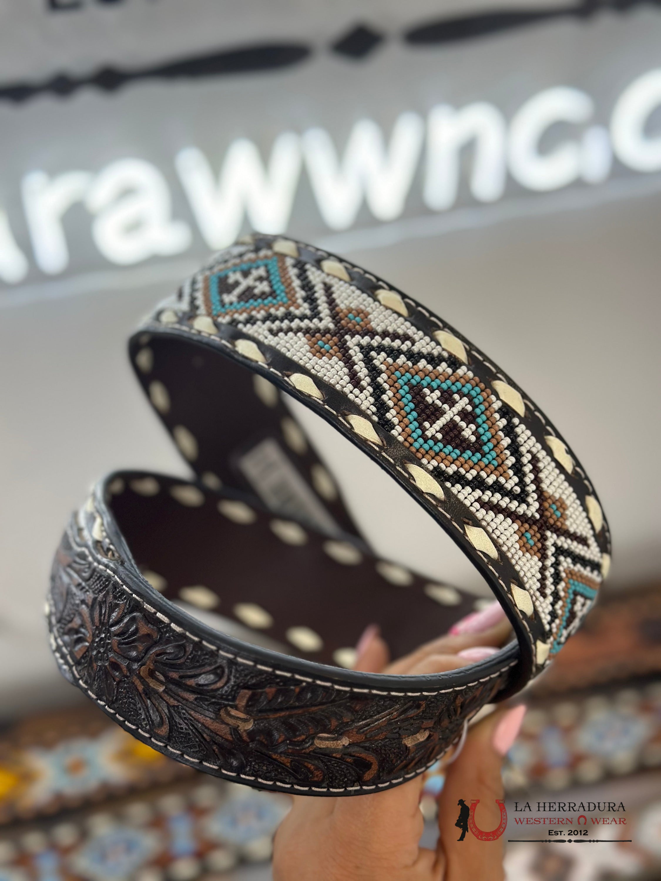 Nocona White Cross Aztec Beaded Belt Cinturones Hombres