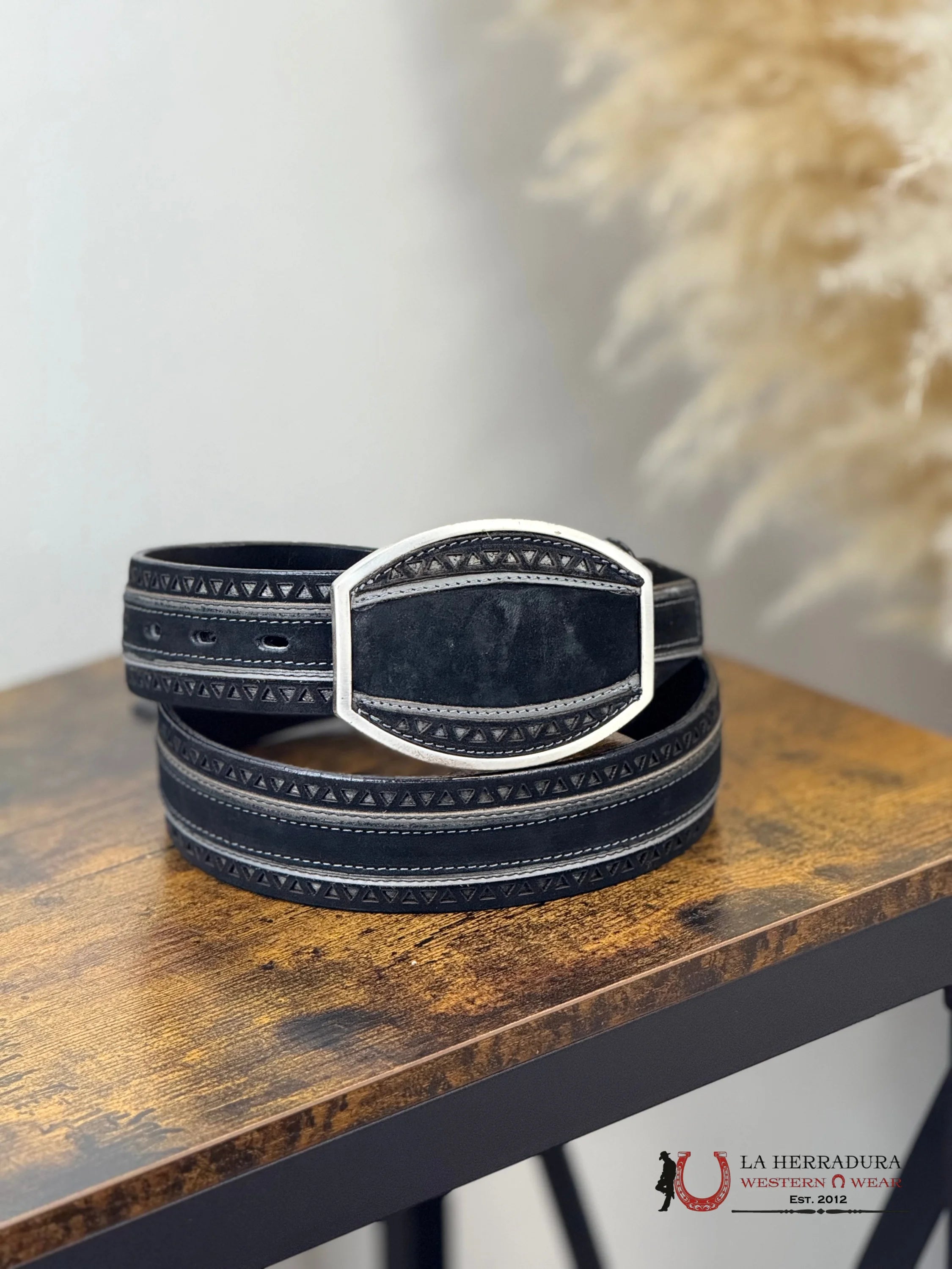 PULL UP BLACK TRIANGLE STITCHED MEN BELT SILVER ROUND BUCKLE CINTURONES HOMBRES