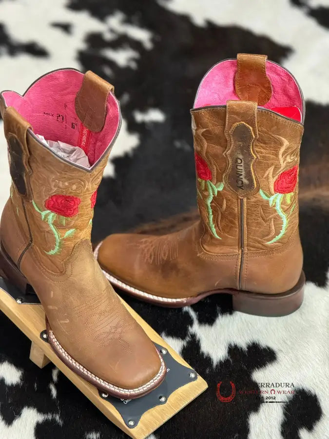 Quincy Light Tan Two Rose Top Botas Mujeres