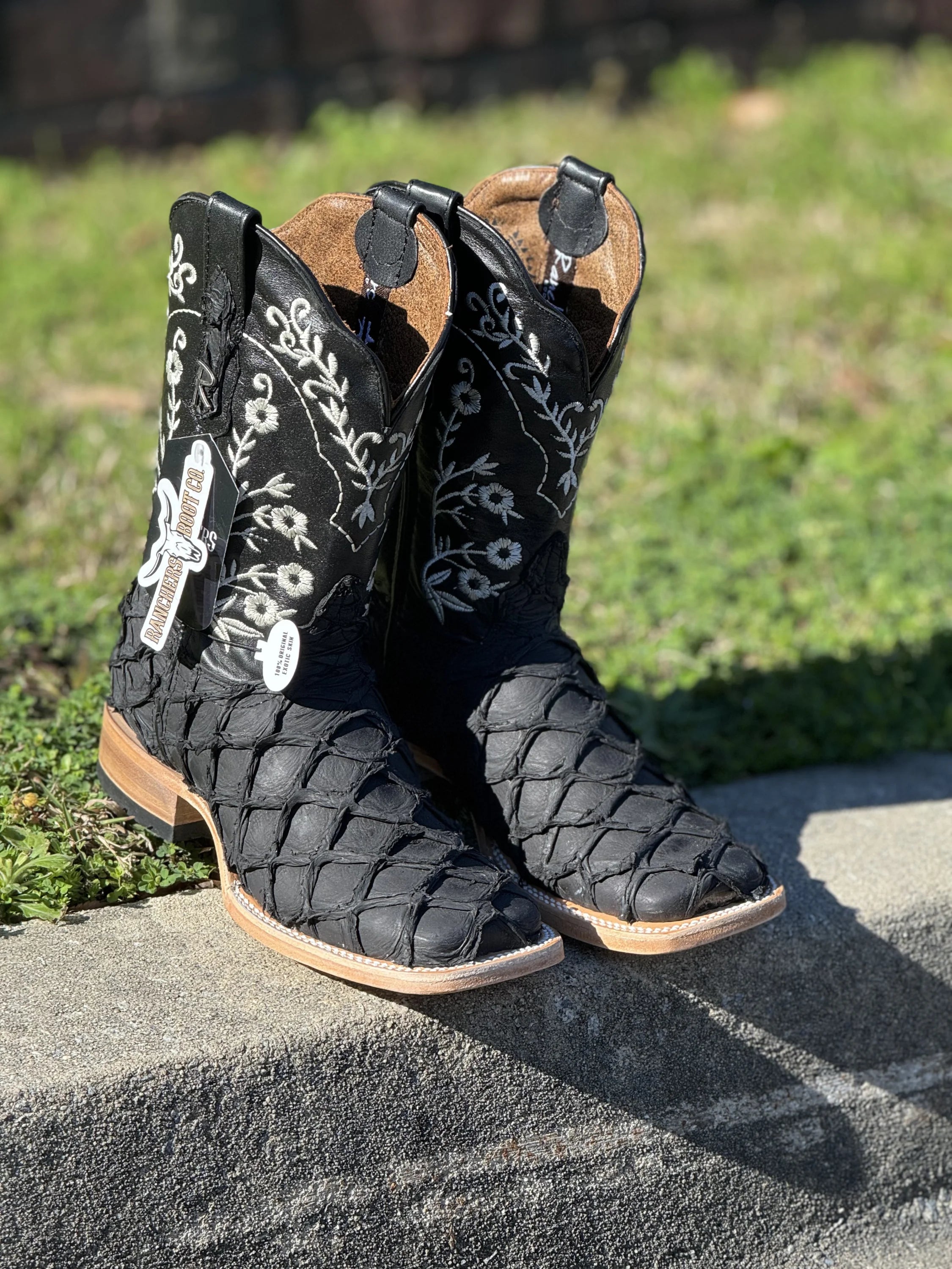 Rancher Fish Exotich Boots Women’s Black Matte Flower Top Botas Mujeres