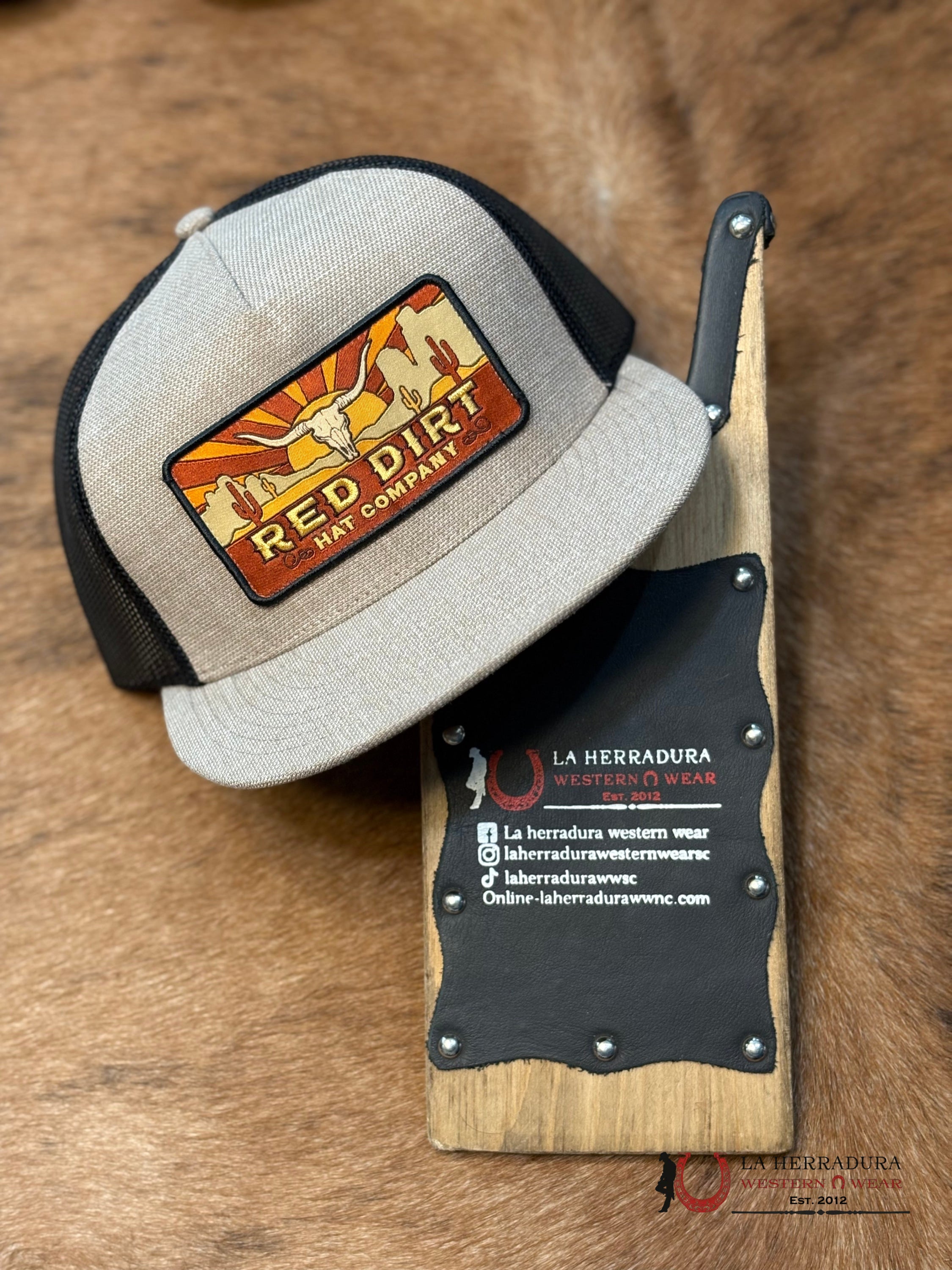 RED DIRT BROWN AND BLACK CAPS MENS GORRAS HOMBRES