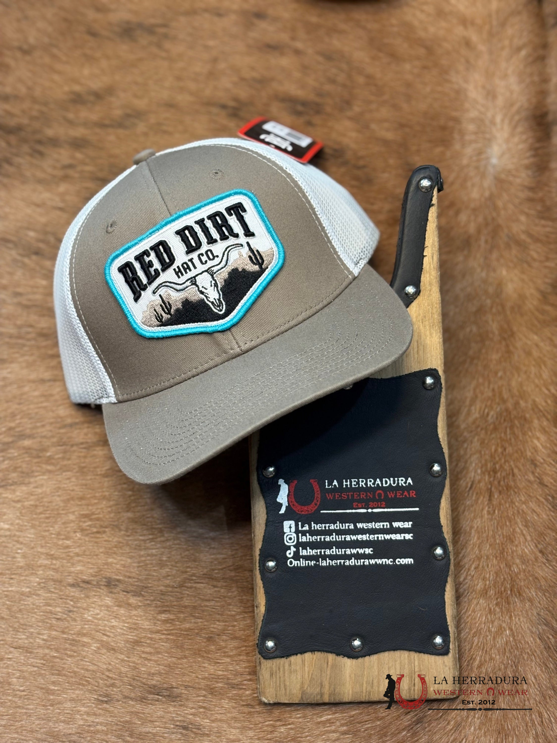 RED DIRT BROWN AND WHITE CAPS MENS GORRAS HOMBRES