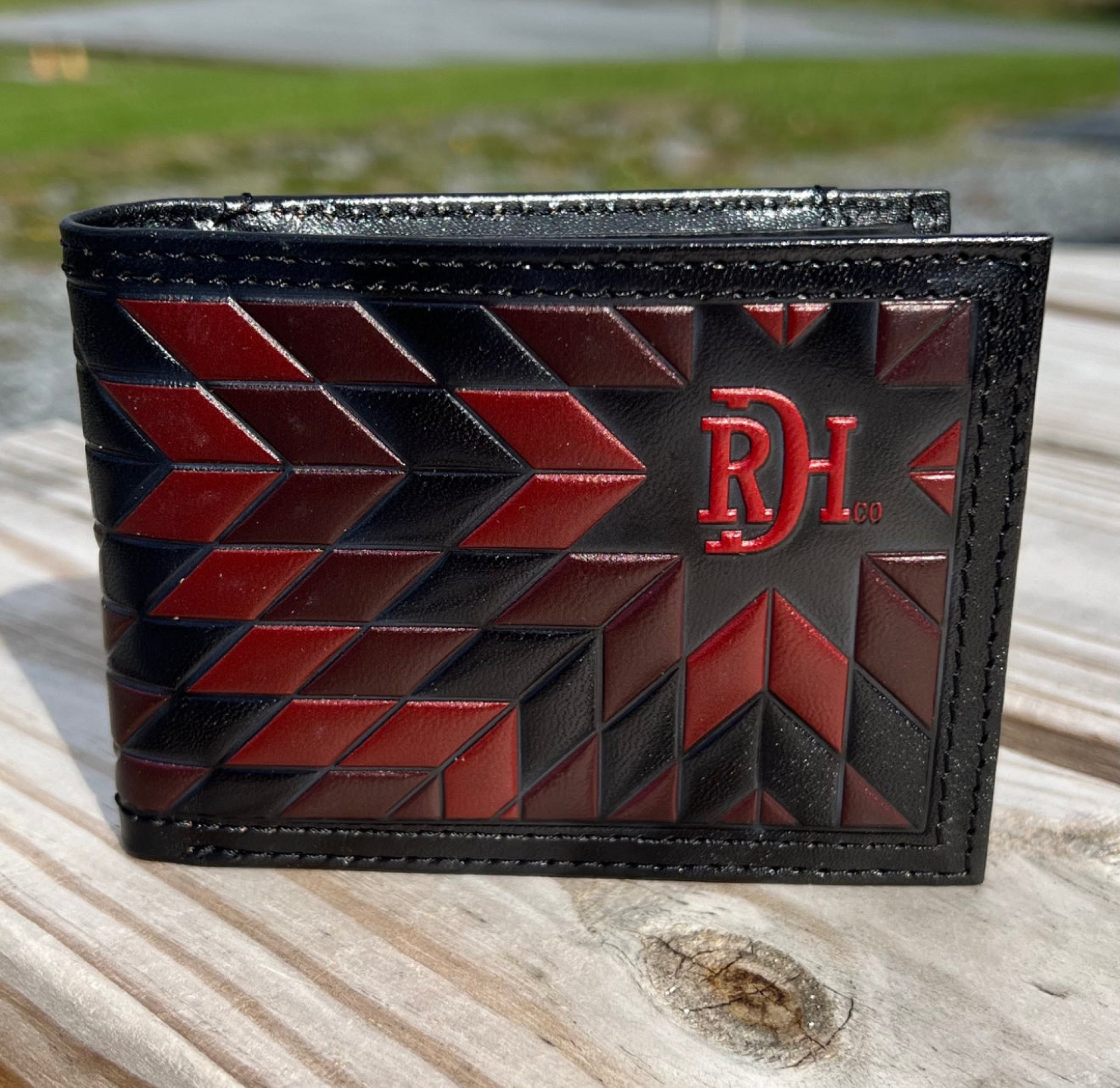 RED DIRT CO BIFOLD WALLET BALCK AND RED 24068881W6 ACCESORIOS