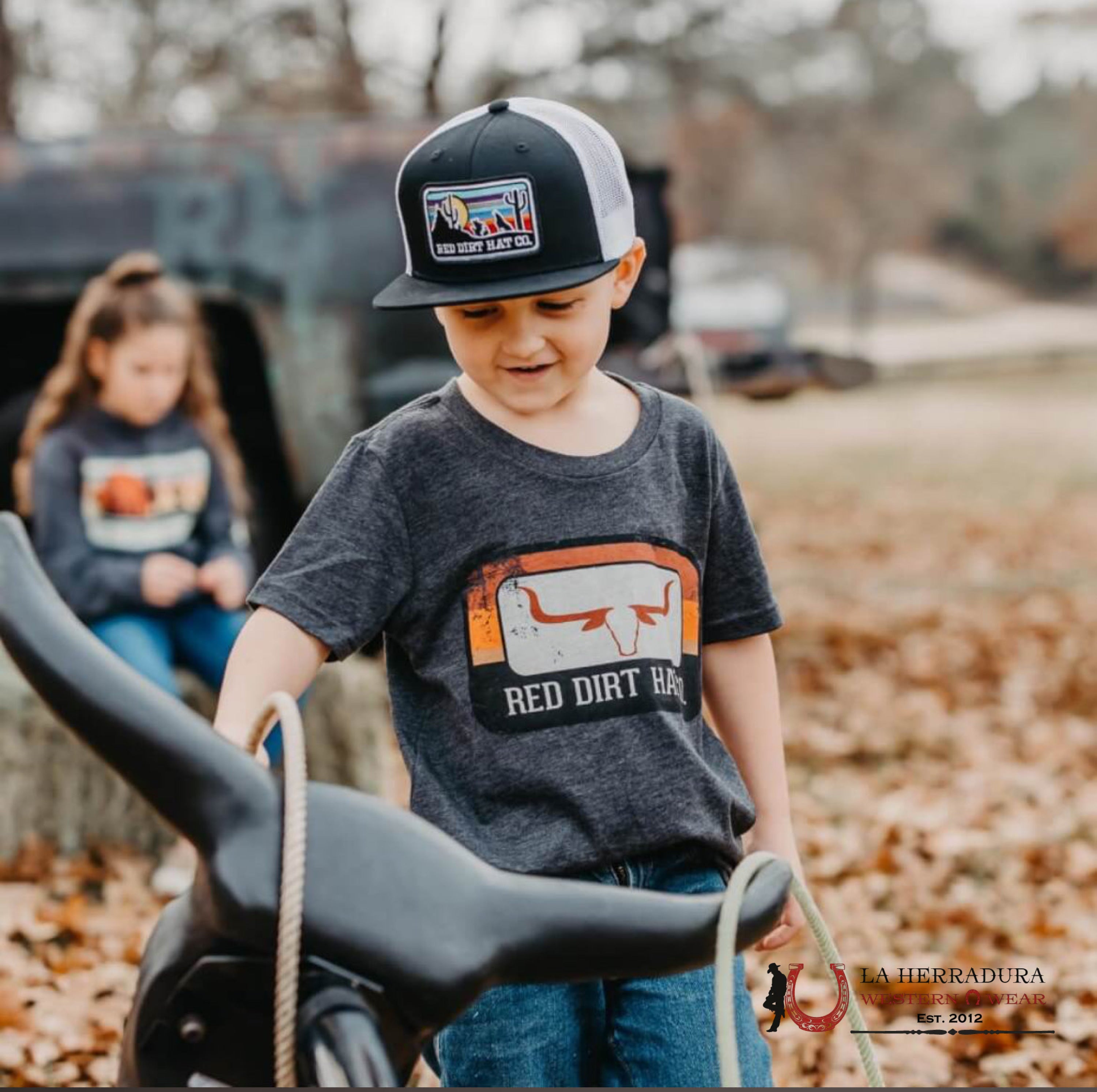 RED DIRT HAT CO. -BOYS RUNAWAY TSHIRT CM4182000DGH1Y3 NIÑOS