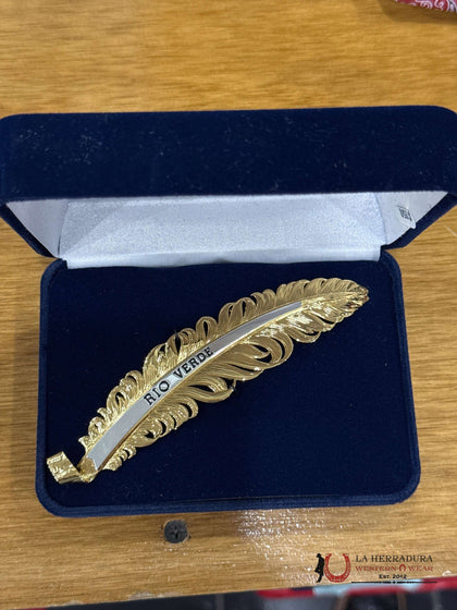 SOMBRERO MONTANA CON PLUMA DORADO RIOVERDE