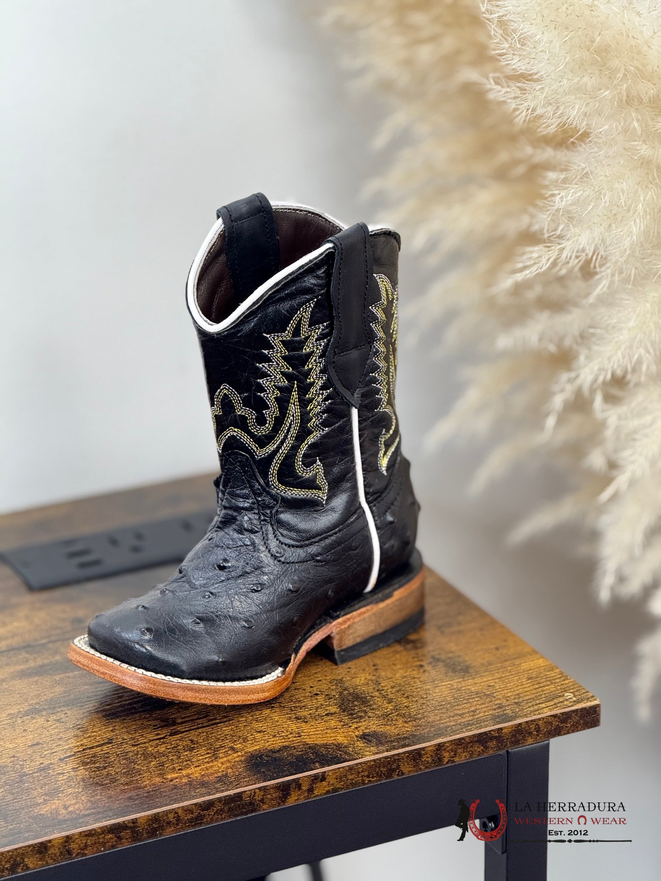 ROCKEM KIDS BLACK OSTRICH WOODEN SOLE SQ. TOE NIÑOS