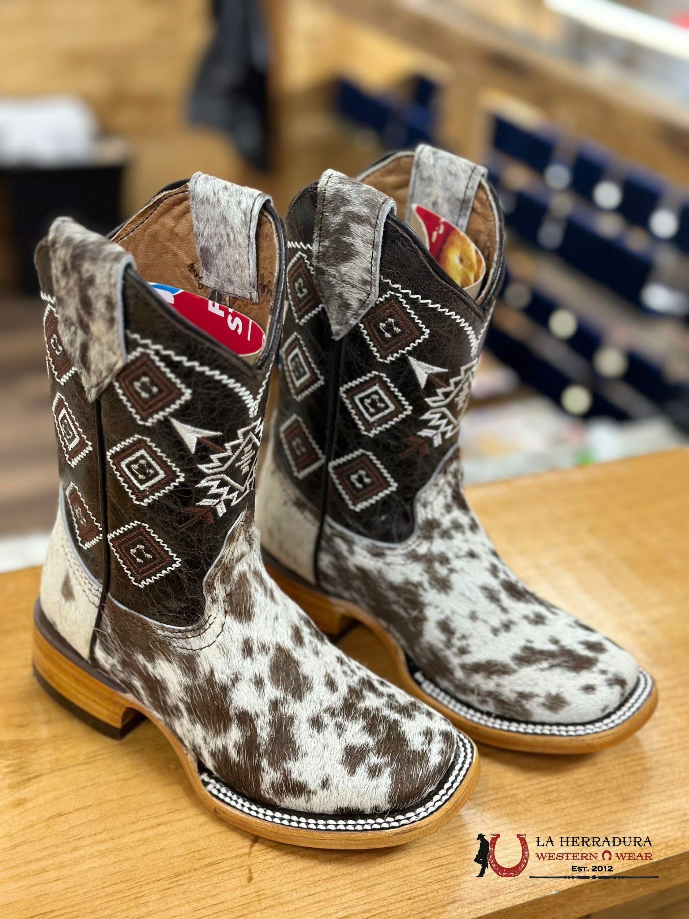 ROCKEM KIDS COWHIDE BROWN&WHITE AZTEC TUBE *EVERY PAIR IS UNIQUE* NIÑOS
