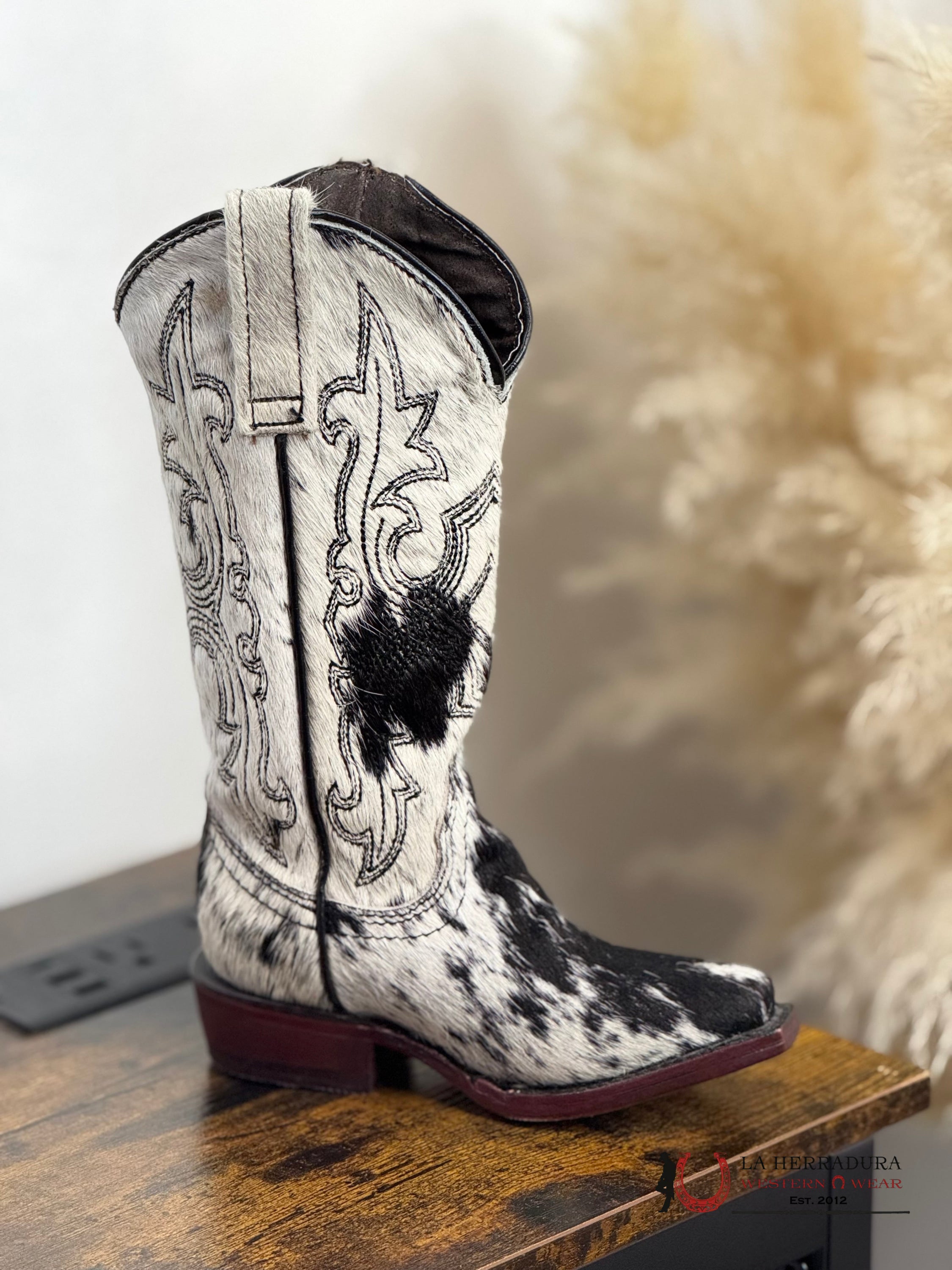 ROCKEM GIRLS COWHIDE EMBROIDERED POINT TOE NIÑOS