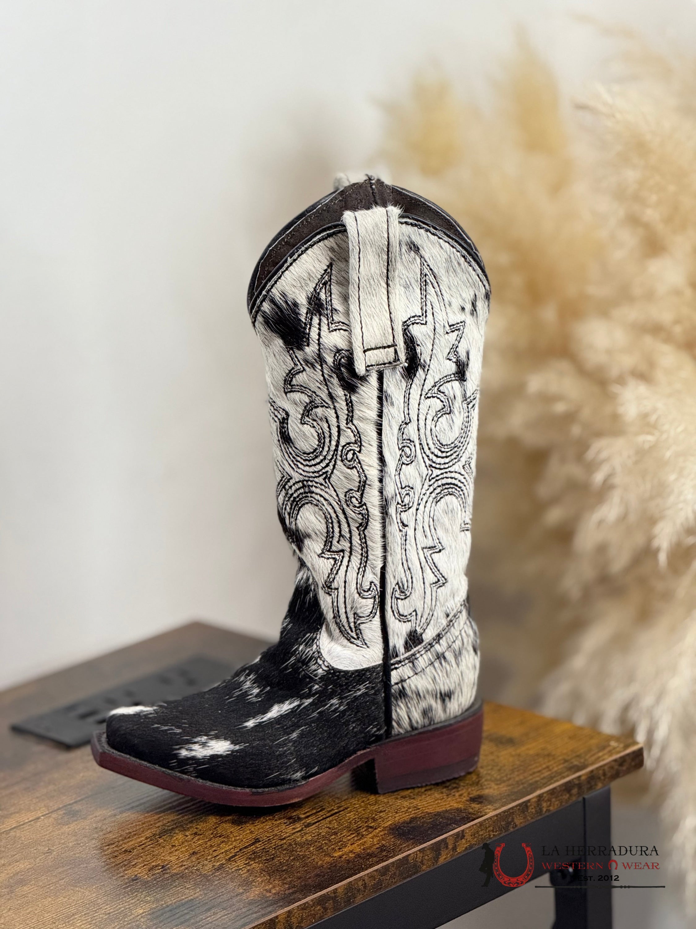 ROCKEM GIRLS COWHIDE EMBROIDERED POINT TOE NIÑOS