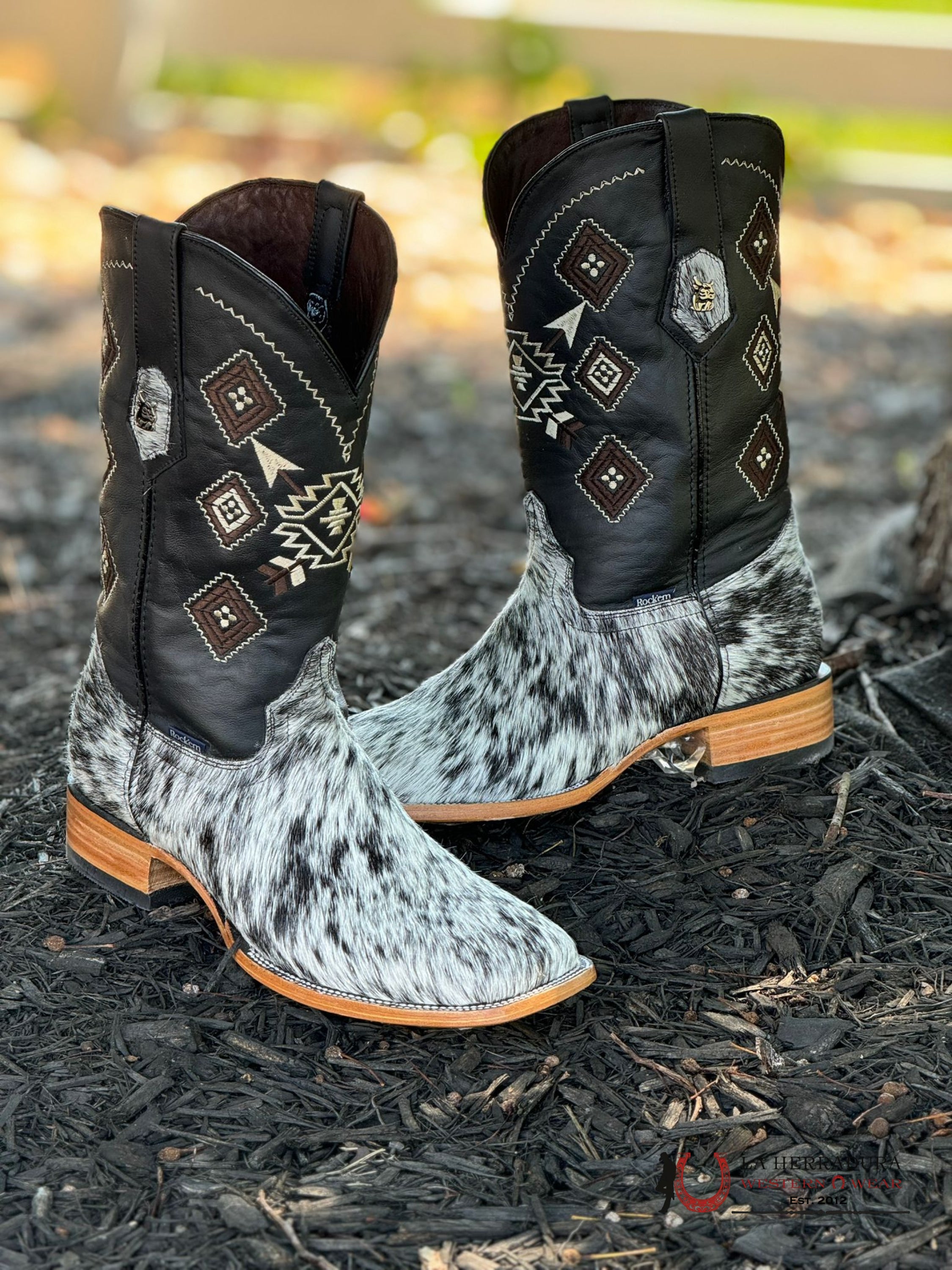 AZTECA ROCKEM MENS BLACK & WHITE COW HIDE (EVERY PAIR IS UNIQUE)