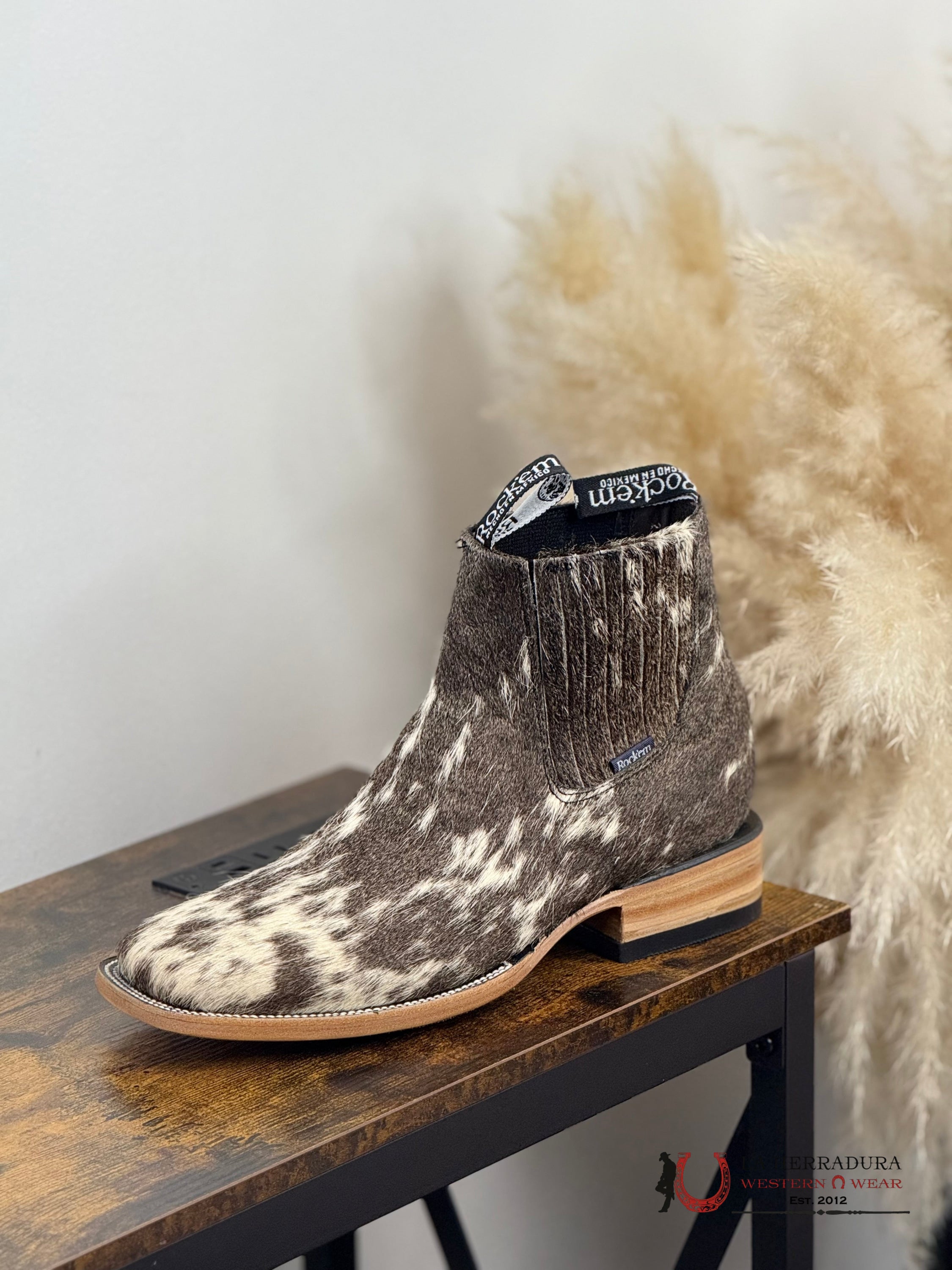 ROCK’EM MENS SHORT BOOT COW HIDE BROWN AND WHITE SQ. TOE (EACH PAIR IS UNIQUE) BOTAS HOMBRES