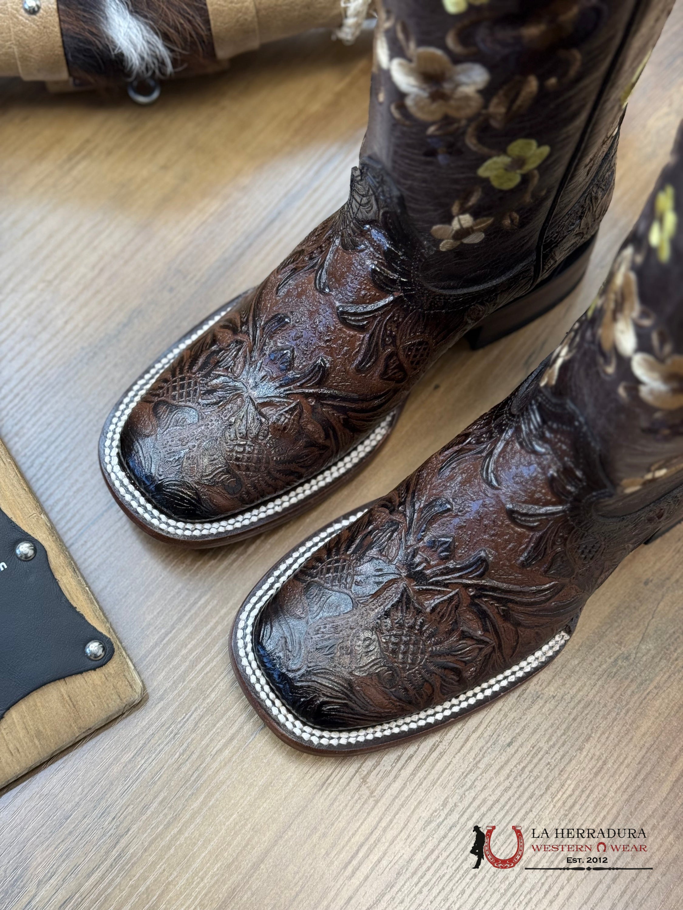 Womens Parais Hand Tooled Cedona Brown Square Toe Botas Mujeres