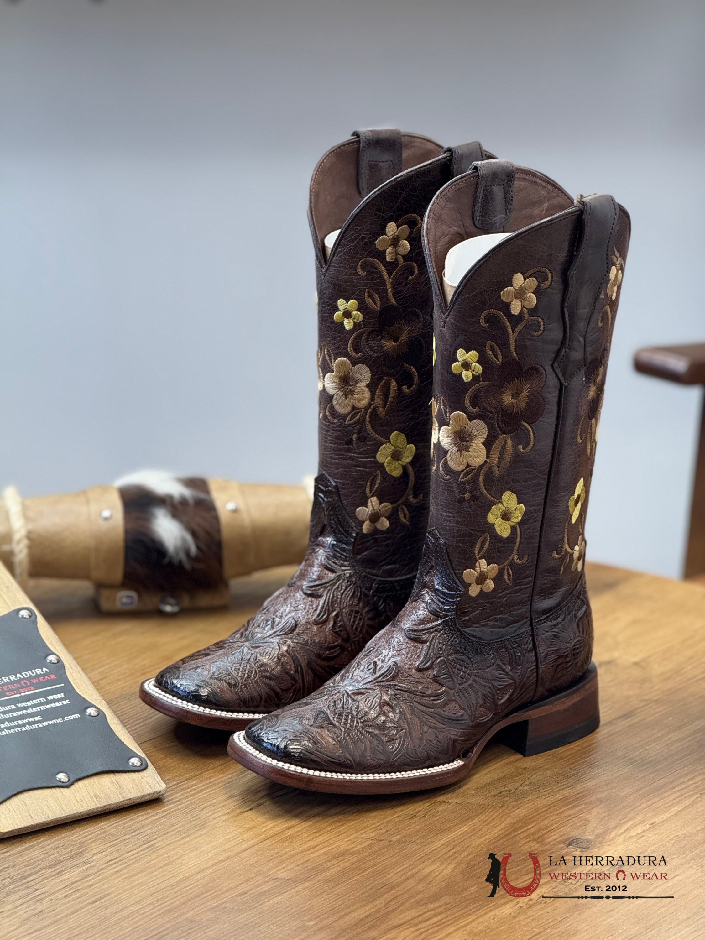 Womens Parais Hand Tooled Cedona Brown Square Toe Botas Mujeres