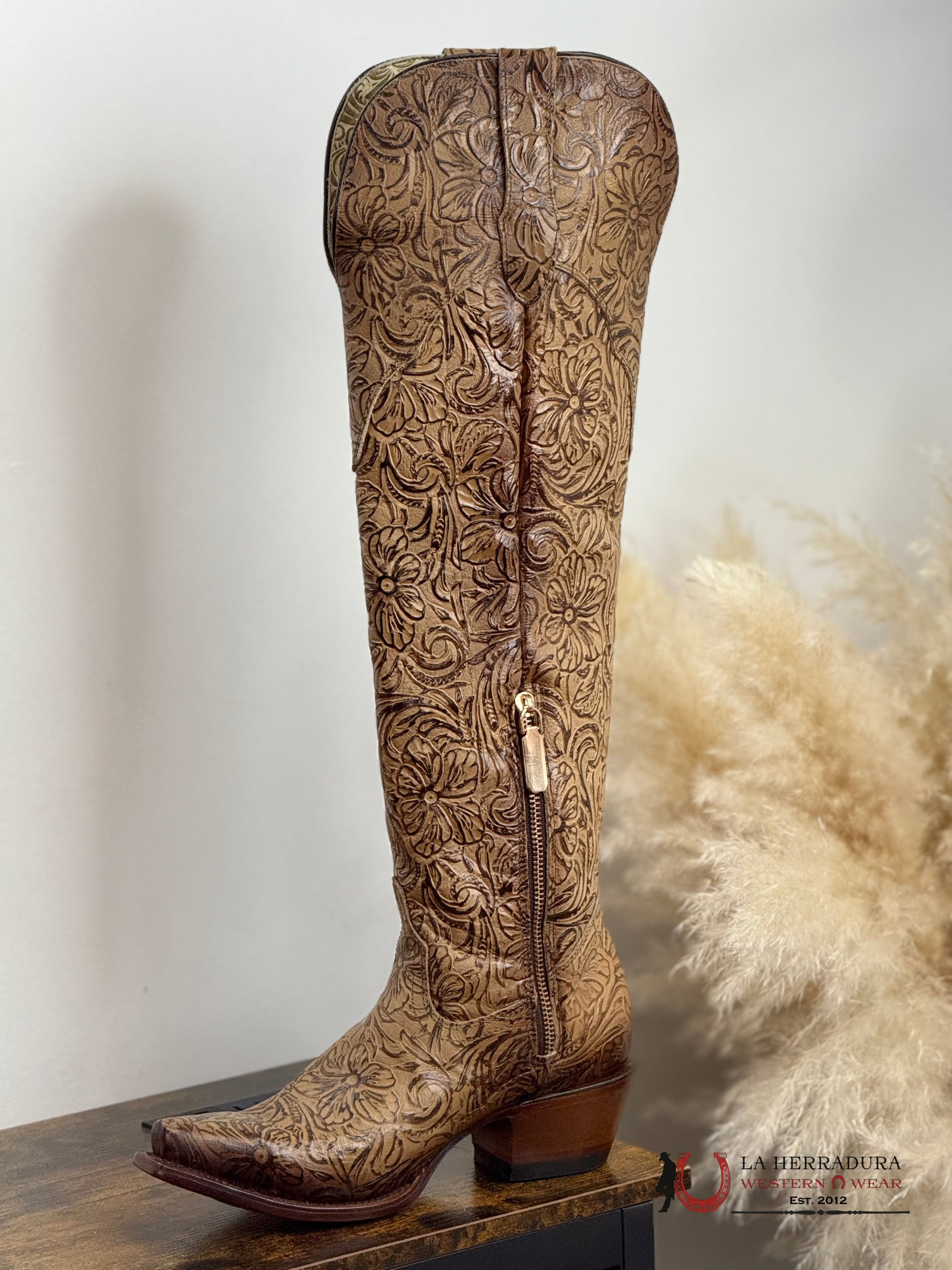 ROCK’EM WOMEN TALL BOOT CINCELADO MIEL POINT TOE BOTAS MUJERES