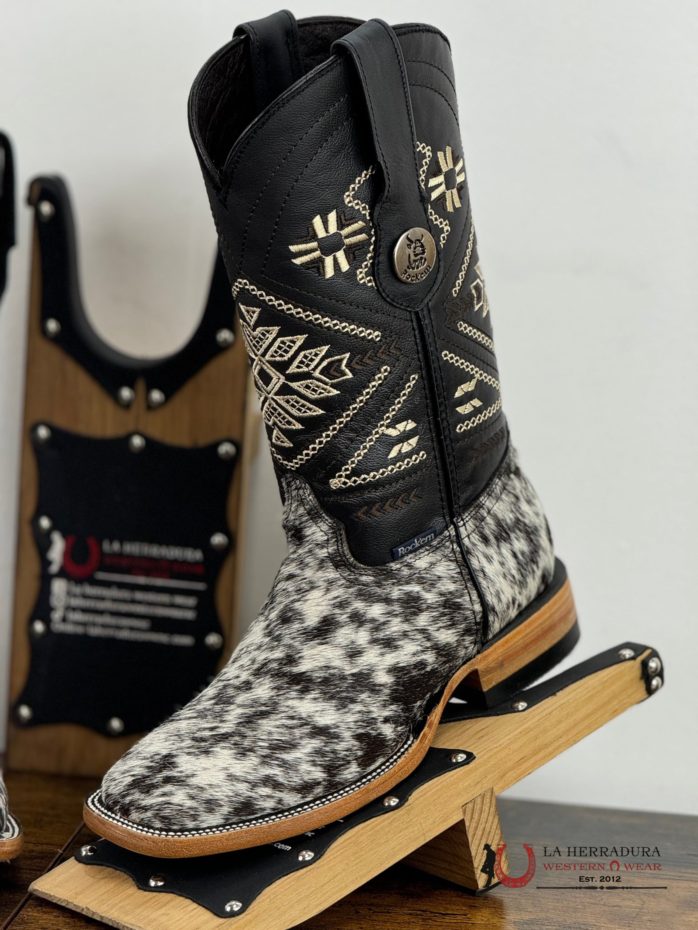 Womens Est Aztec Lady Black & White Cowhide Boot Botas Mujeres