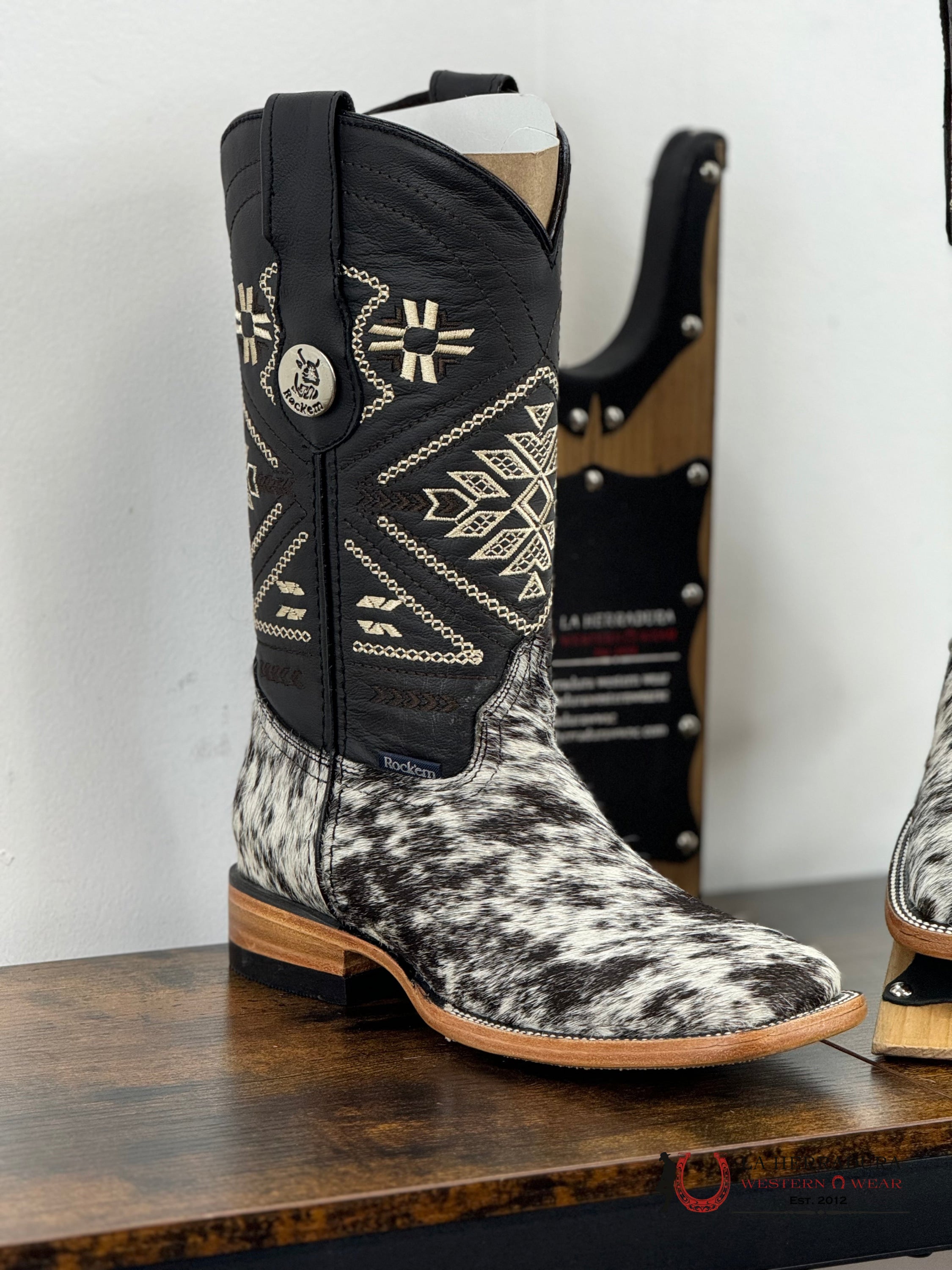 Womens Est Aztec Lady Black & White Cowhide Boot Botas Mujeres