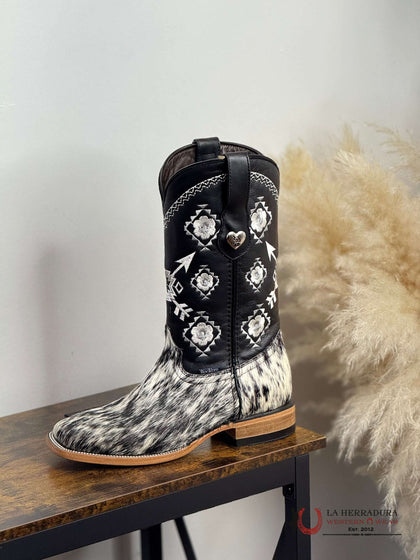 BOTA ROCKEM DE MUJER EST. FLORENCIA DE CUERO VACUNO NEGRO/BLANCO AZTECA CON TUBO DE FLORES Y EMBLEMA DE CORAZÓN PUNTA CUADRADA