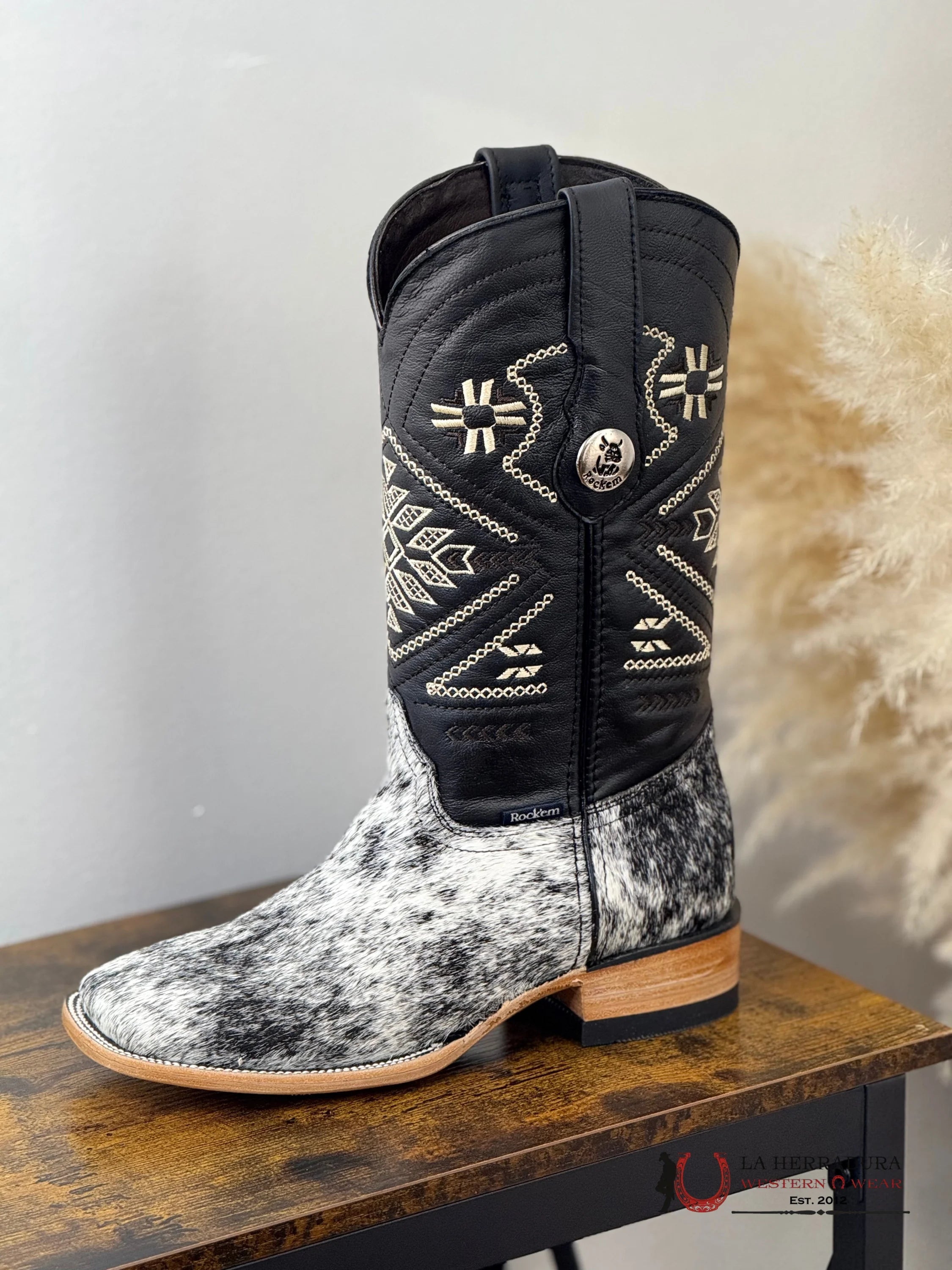 ROCKEM YOUTH COWHIDE BLACK/WHITE W/ AZTEC TUBE NIÑOS