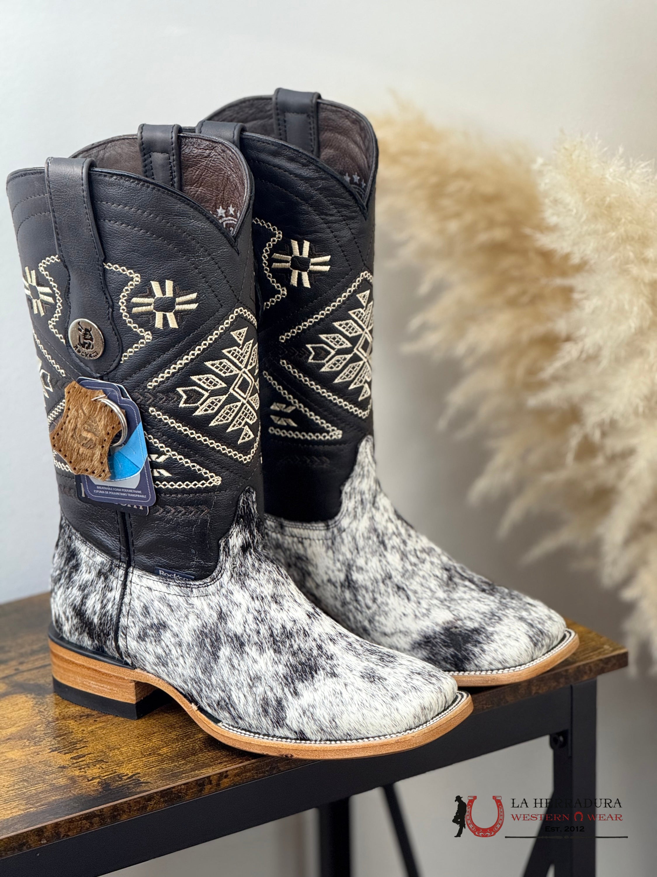ROCKEM YOUTH COWHIDE BLACK/WHITE W/ AZTEC TUBE NIÑOS