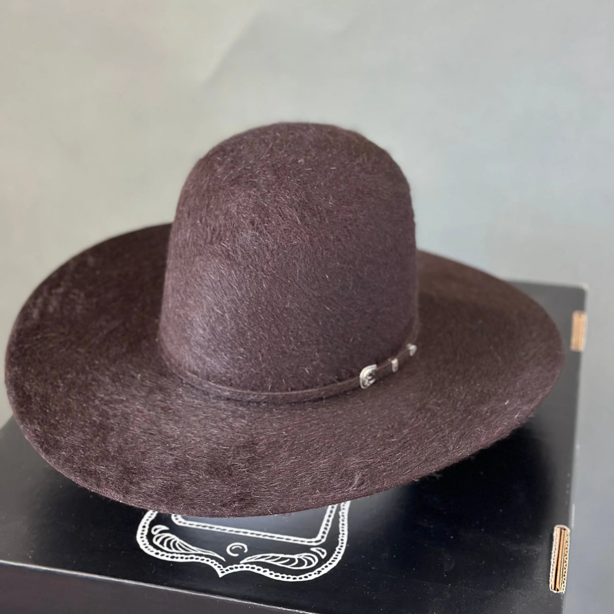 Rodeo King 10X Grizzly Black Cherry Open crown