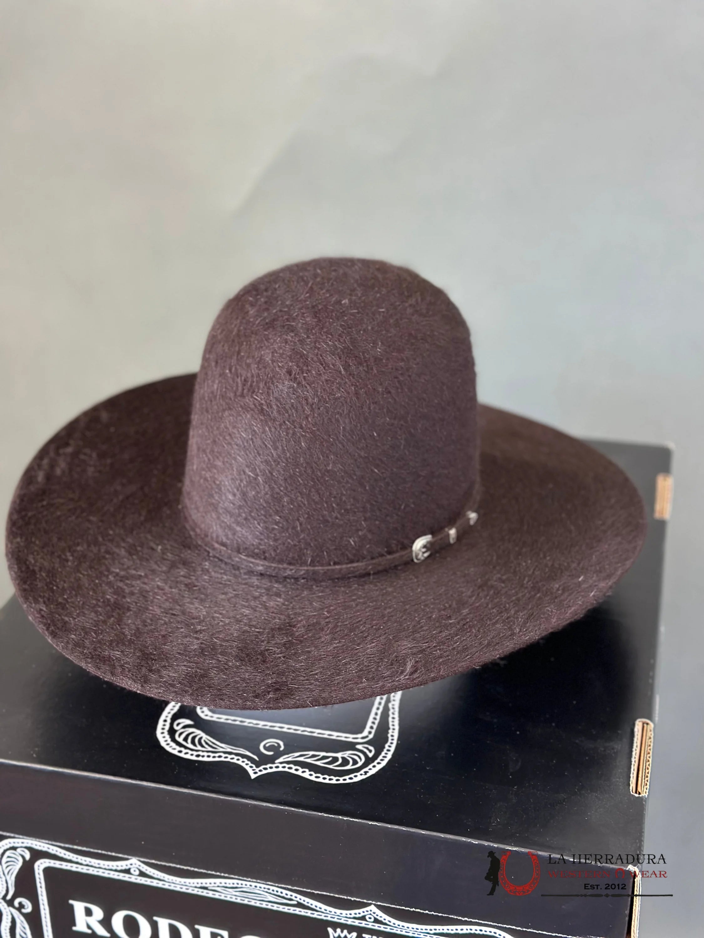 Rodeo King 10X Grizzly Black Cherry Open Crown Tejana