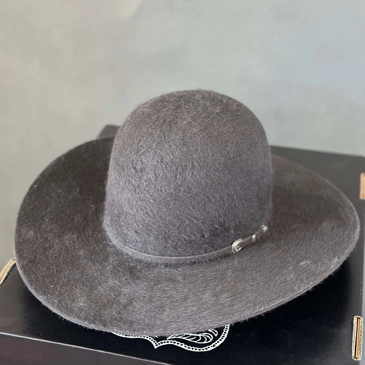 Rodeo King 10X Grizzly Charcoal Open crown
