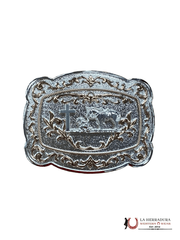HEBILLA DE ESQUINA REDONDA CON CABALLO Y CRUZ, DISEÑO EN PLATA Y ORO