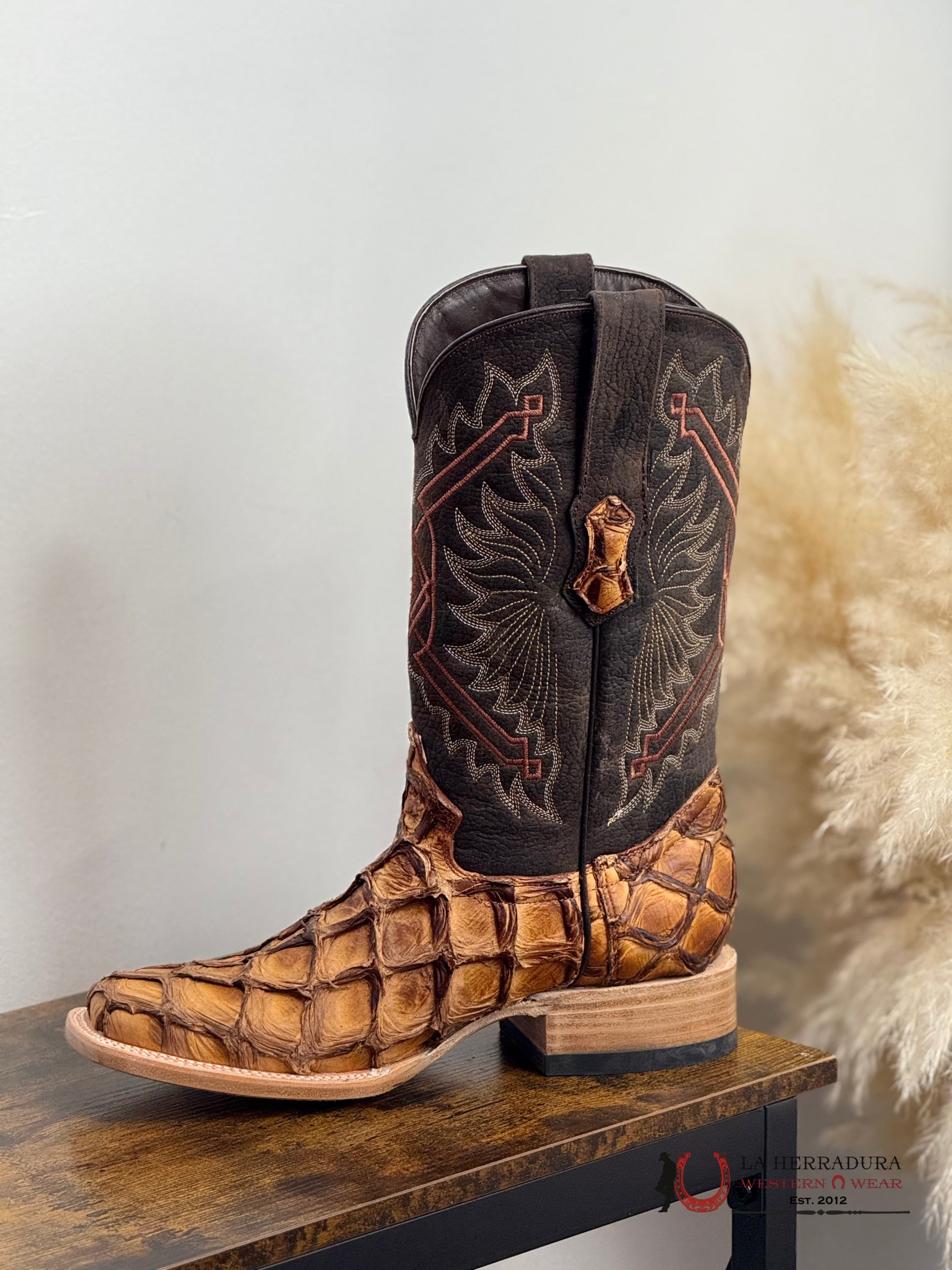 TANNER MARK BOOTS SQUARE TOE COGNAC EXOTIC FISH SKIN TMX208019 BOTAS HOMBRES
