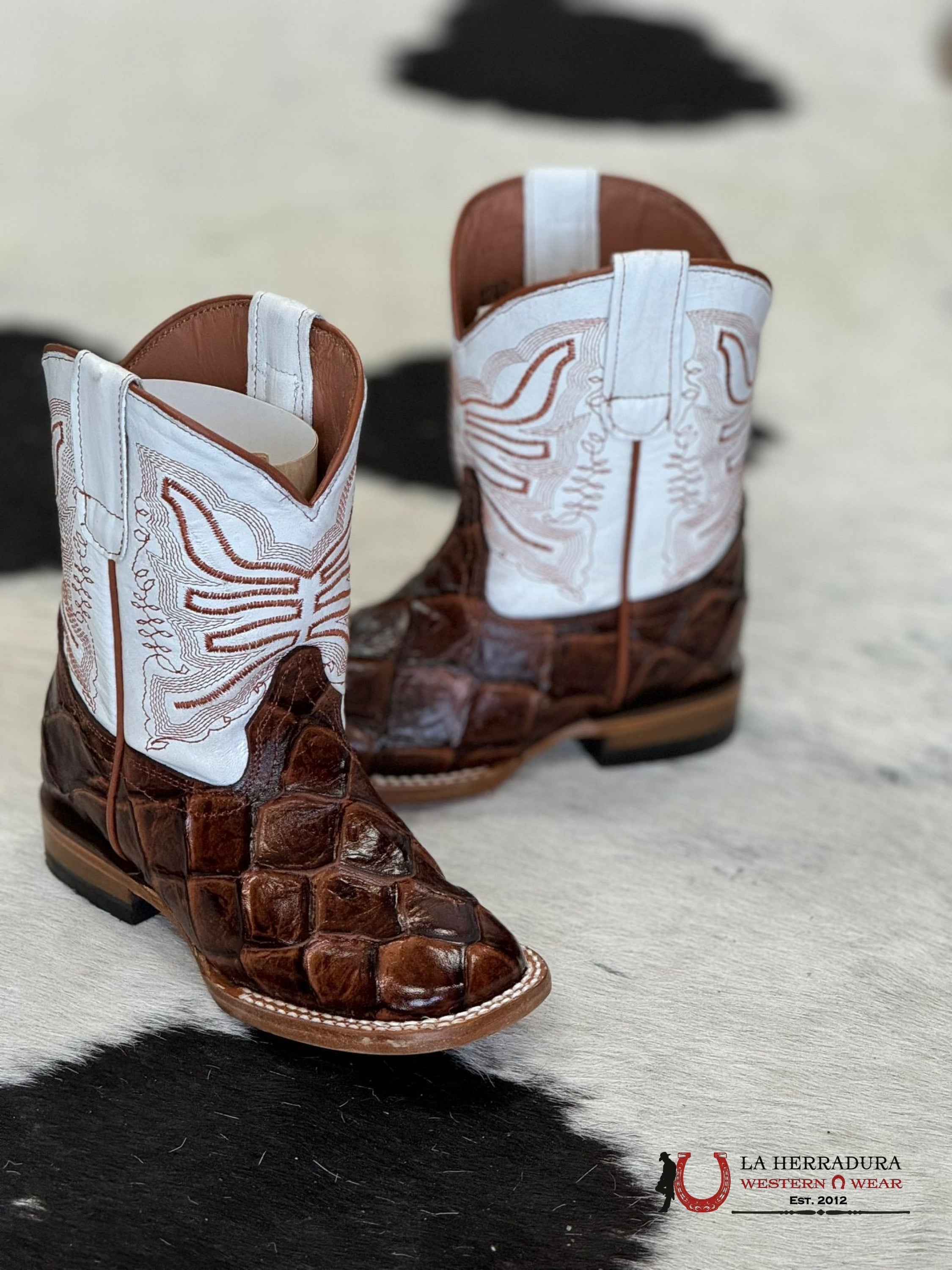 TANNER MARK KIDS ‘ARNOLD’ MONSTER FISH PRINT COGÑAC W/ WHITE TOP -TMK205206 y TMY205206 NIÑOS