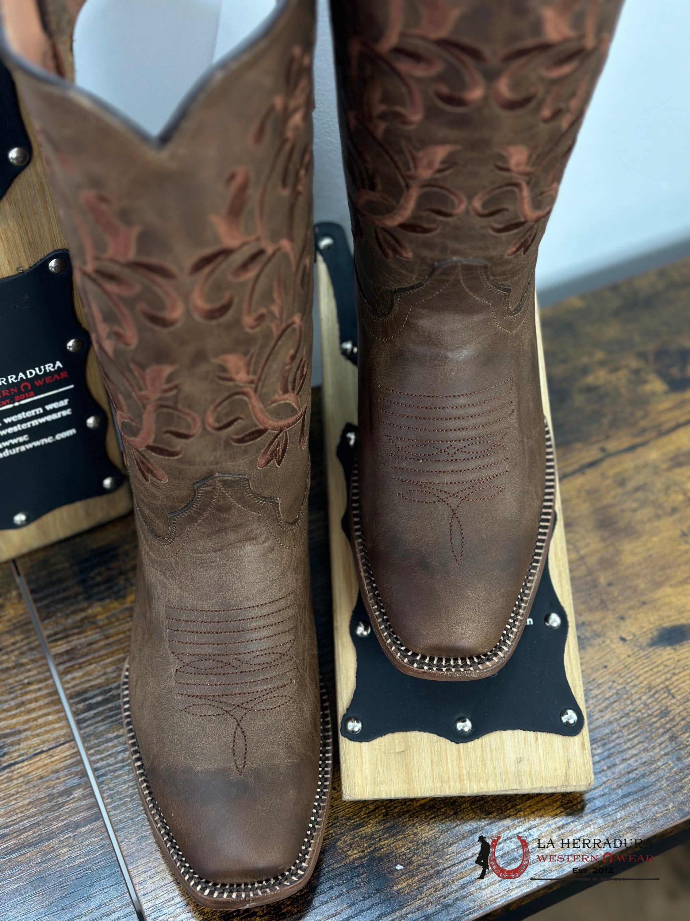 Tanner Mark Women Kaylee Cogñac Calf Floral Embroidery Top Botas Mujeres