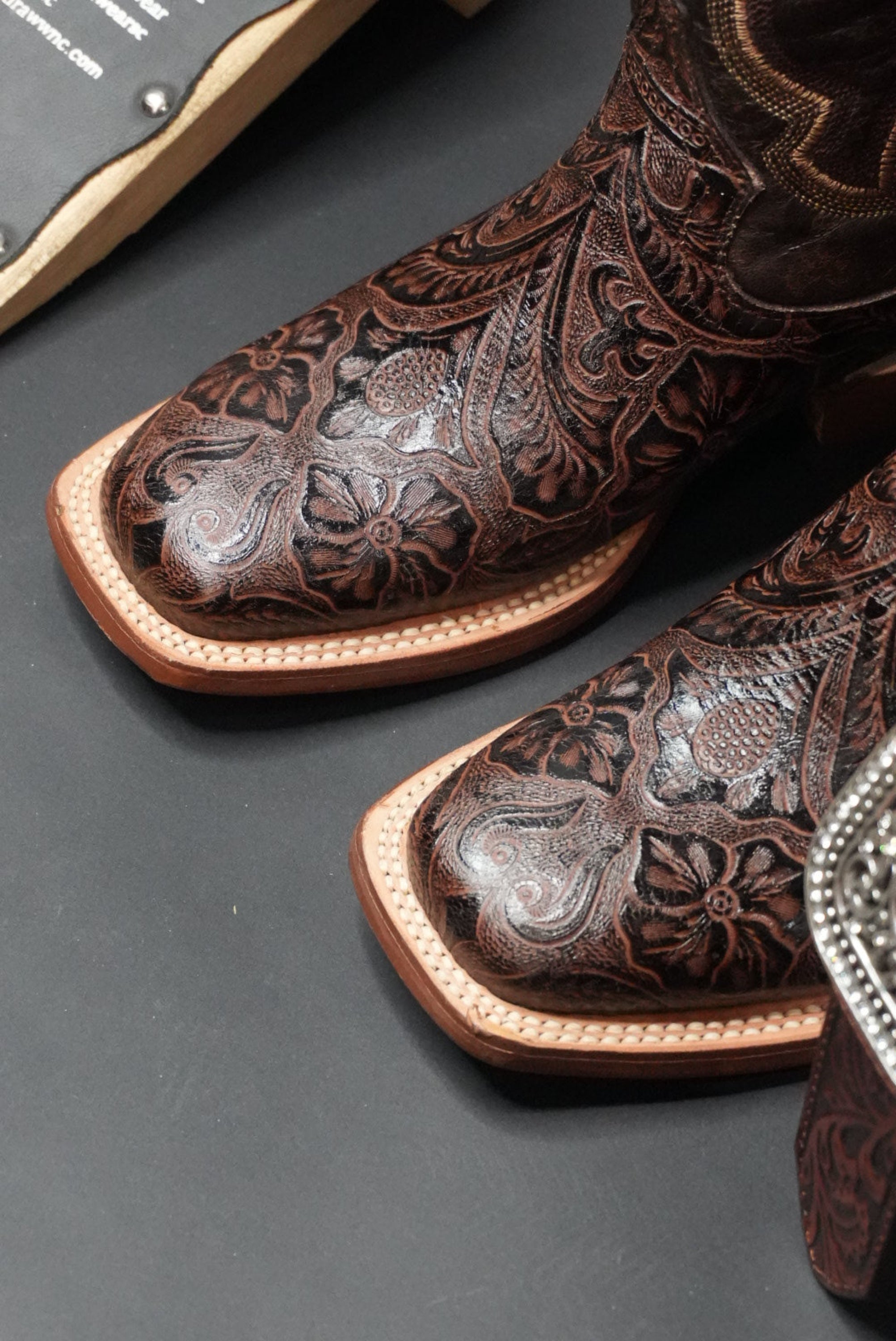 TANNER MARK WOMENS BOOT BROWN FANGO TOP HAND TOOLED PRINT BOTAS MUJERES