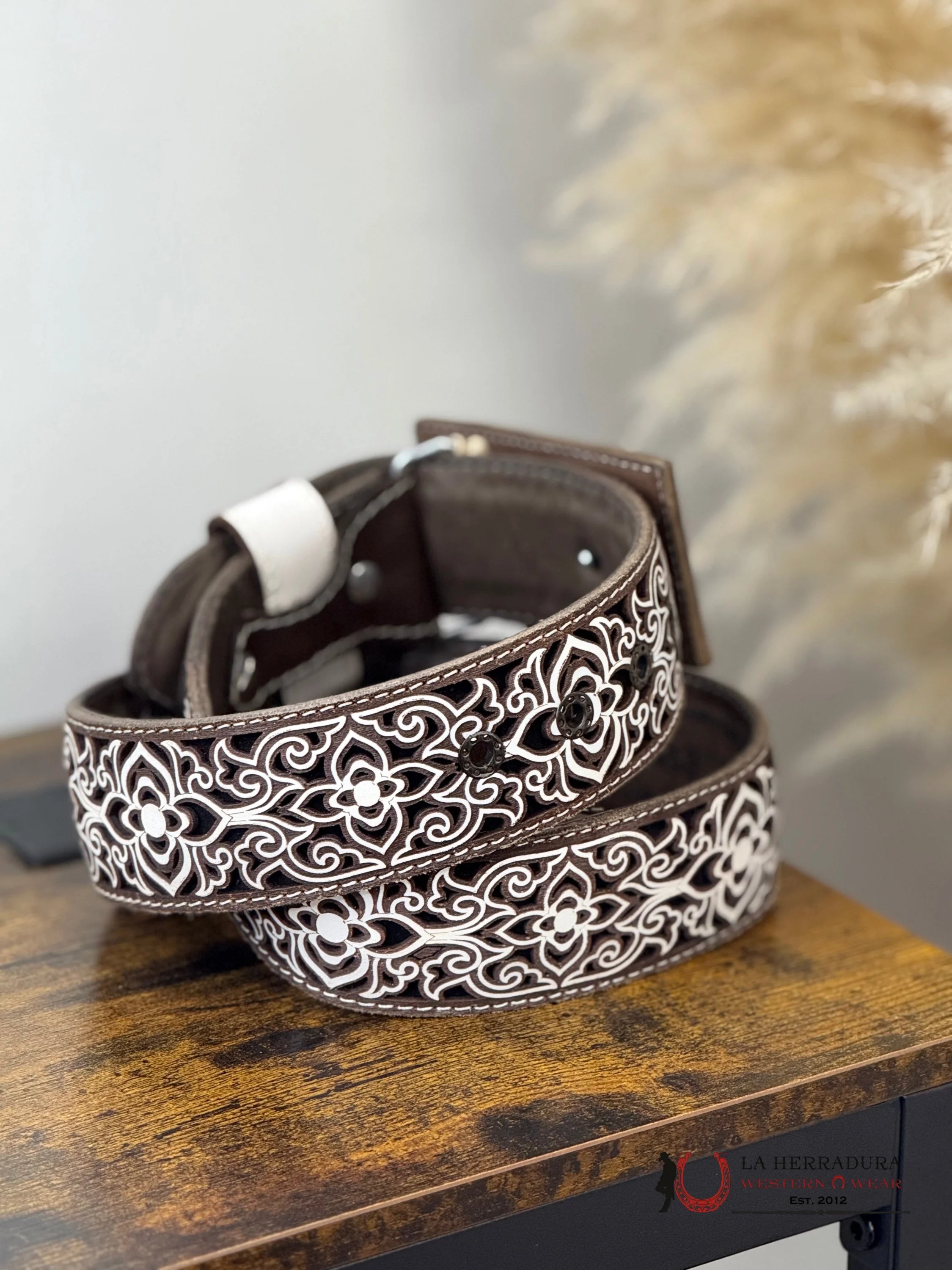 TEXAS BELTS WHITE& BROWN FLORAL WITH BLACK BACKING MEN BELT CINTURONES HOMBRES