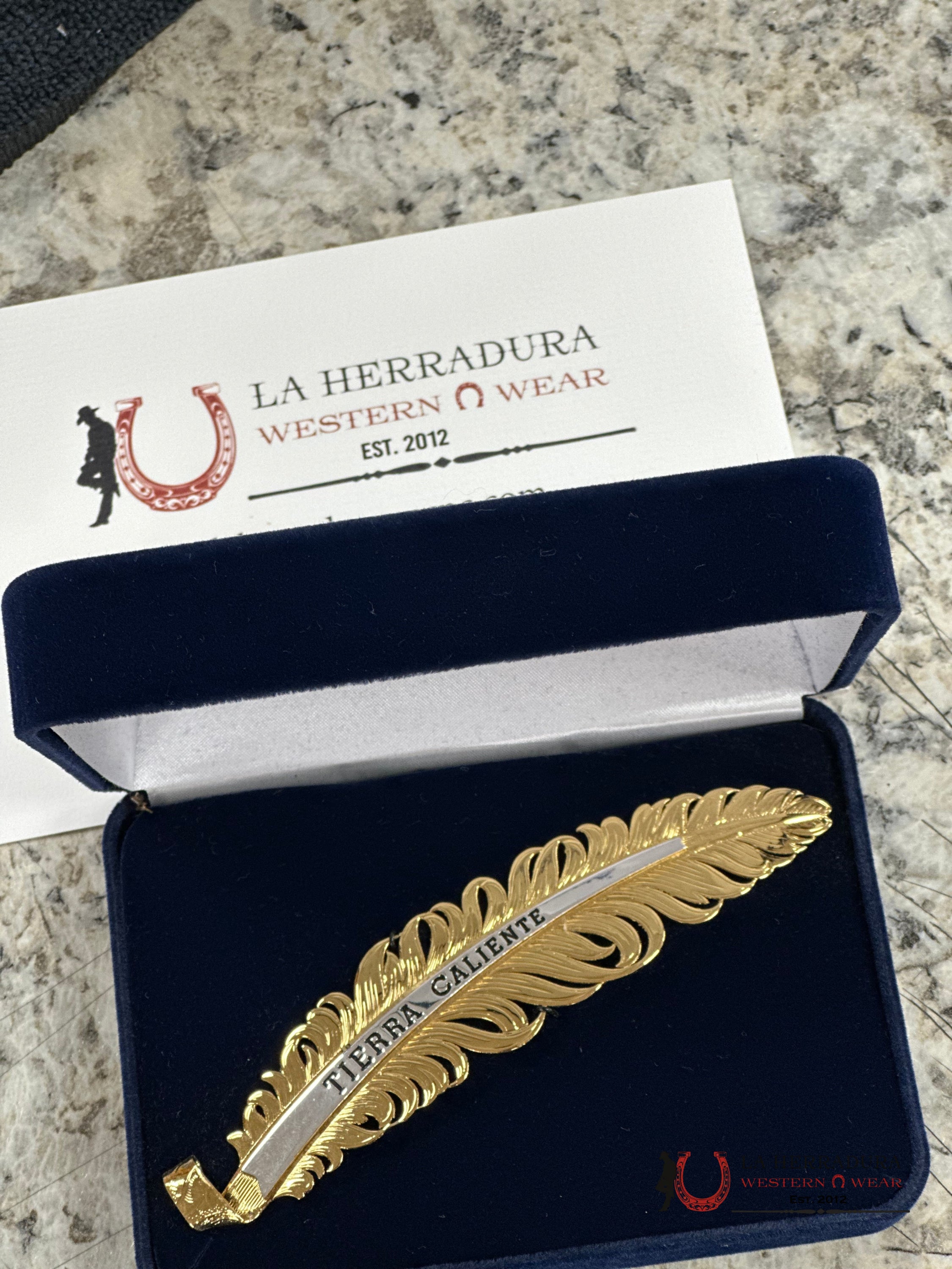 Montana Hat Feather Dorado Tierra Caliente Accesorios