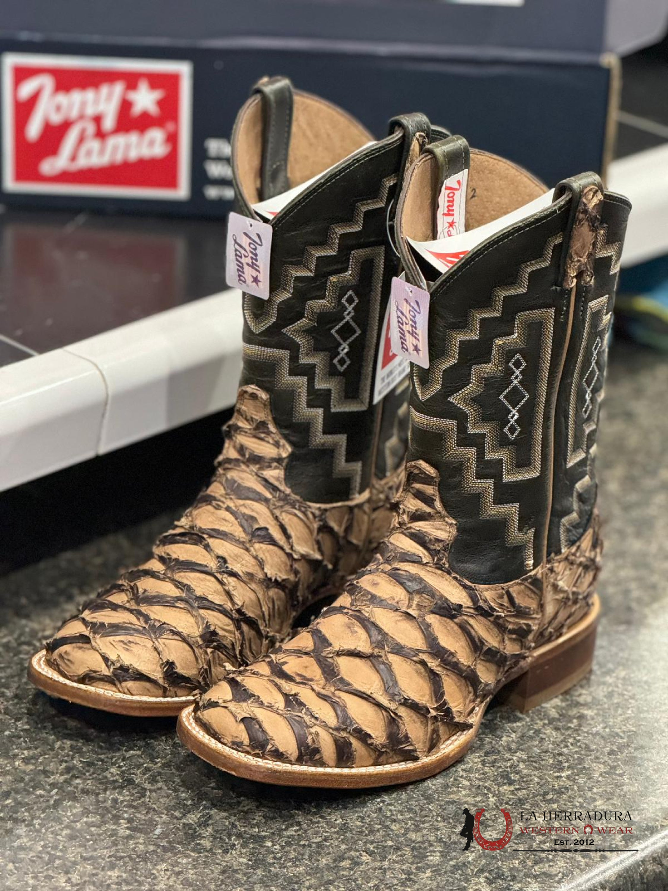 Tony Lama Leviathan Chocolate Pirarucu Square Toe Botas Hombres