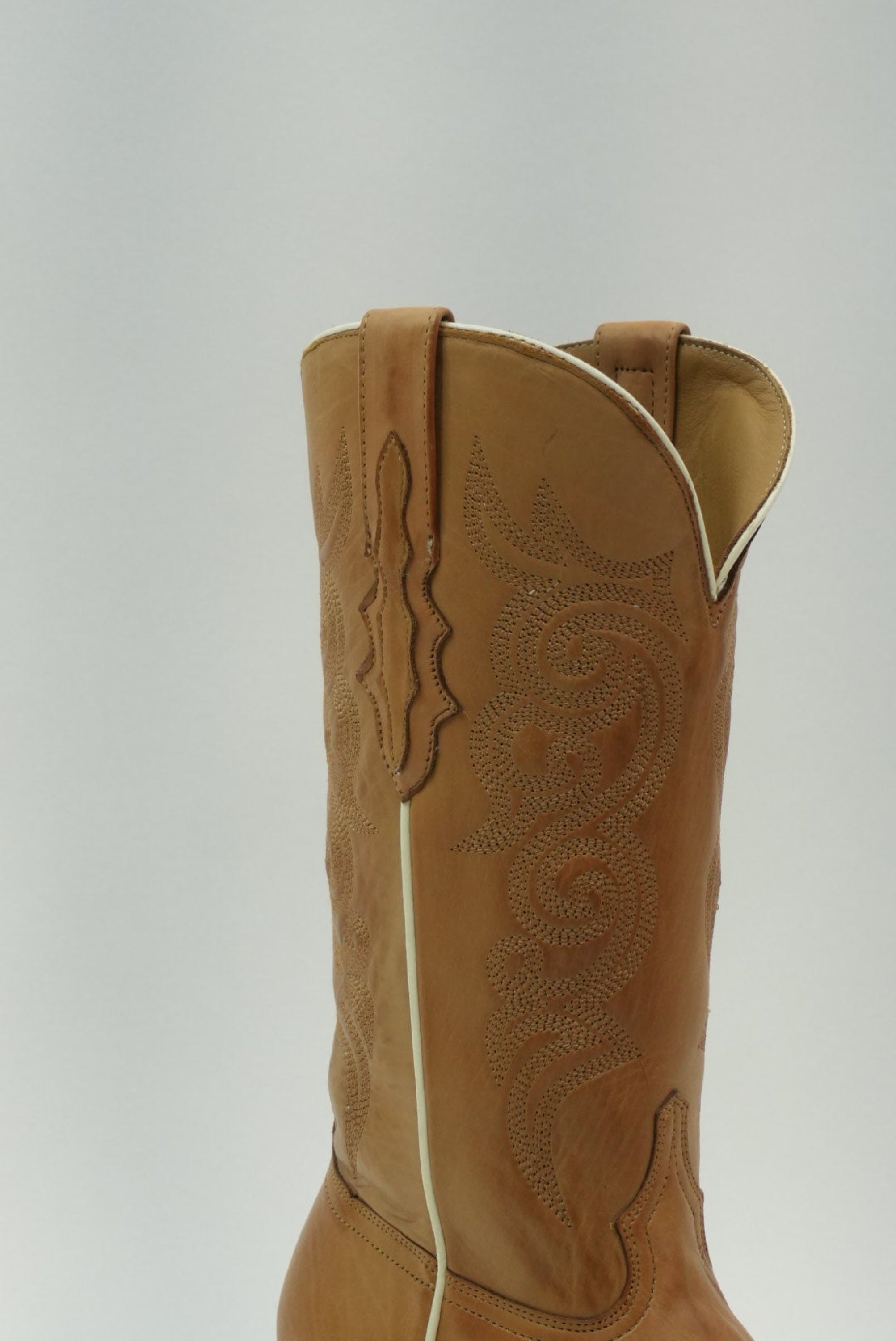 TORO SENTADO WOMEN ALLISON 13 CLAYTON GOLD LEATHER SOLE