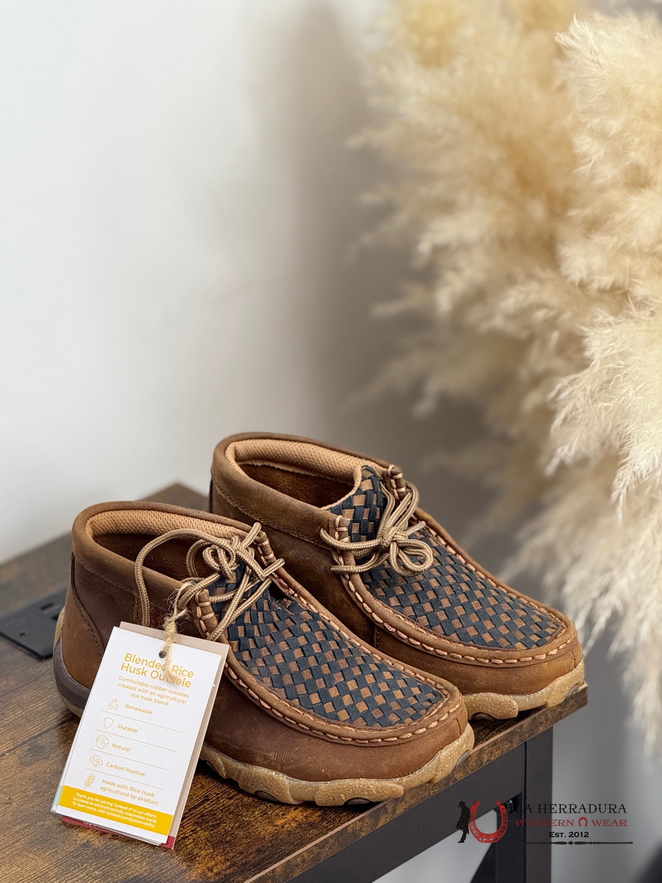 TWISTED X KIDS CHUKKA DRIVING MOC OILED SADDLE & MIDNIGHT -YDM0046 NIÑOS