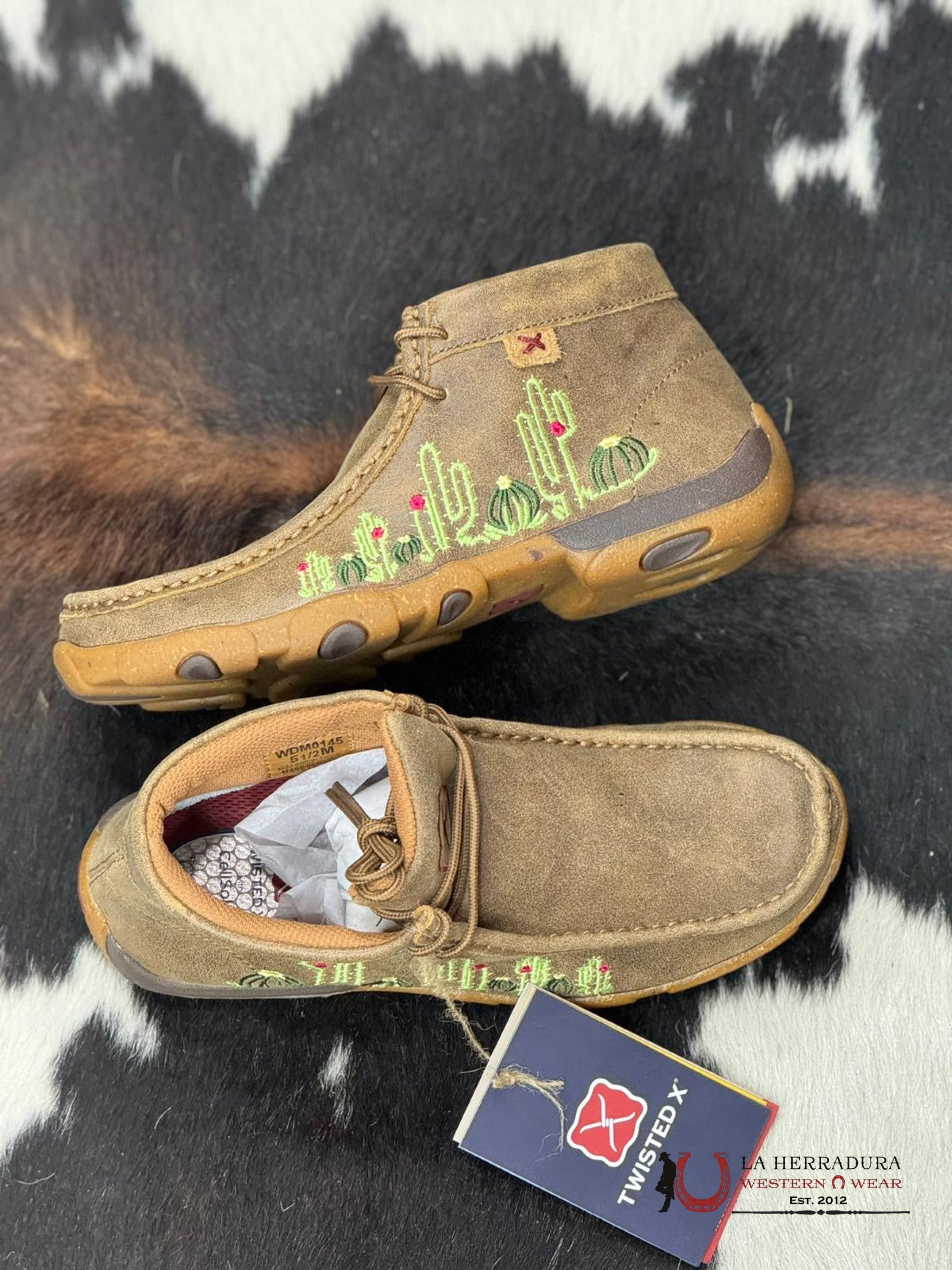 TWISTED X WOMENS CHUKKA DRIVING MOC BOMBER CACTUS CASUAL SHOE -WDM0145